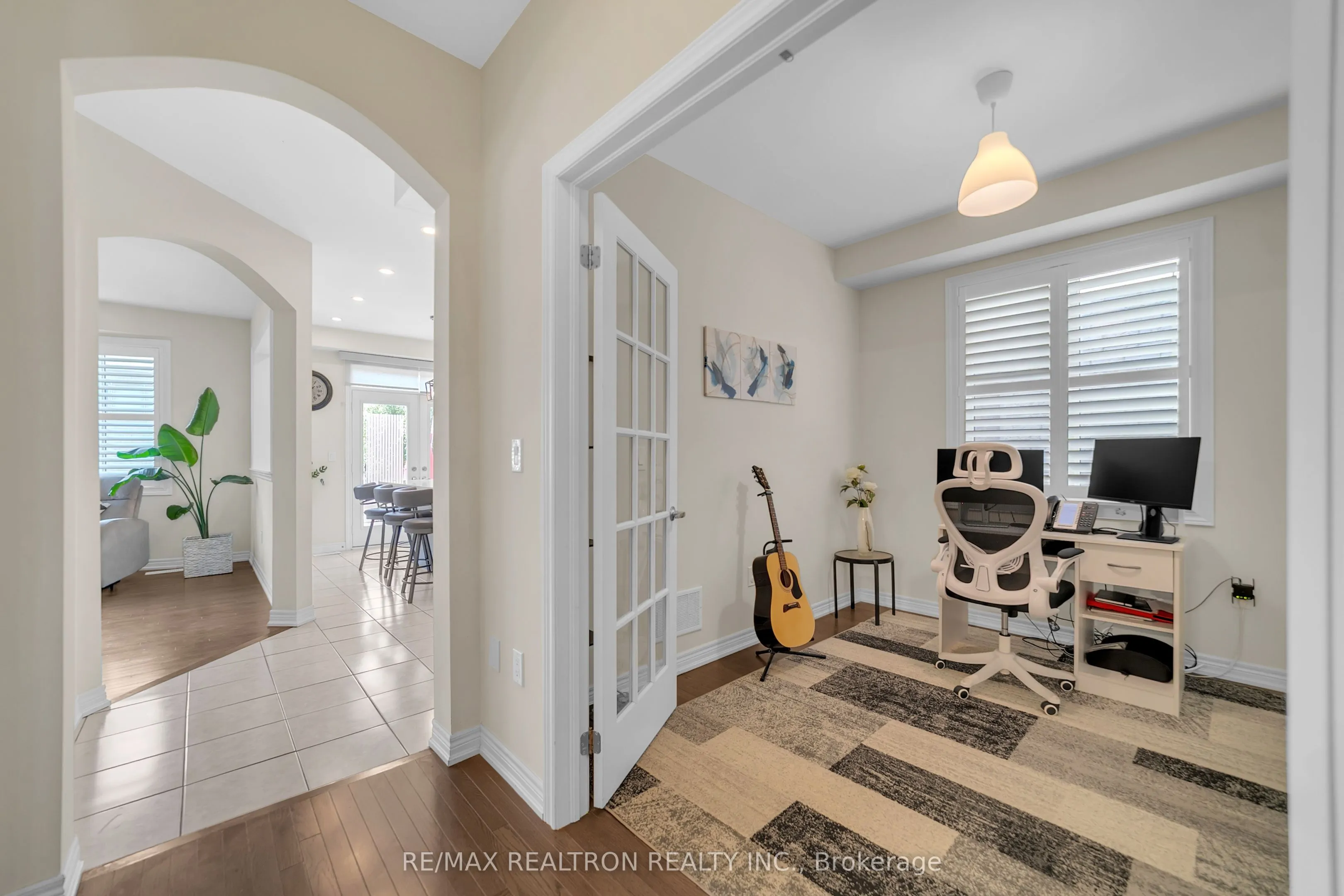 669 Sweetwater Crescent