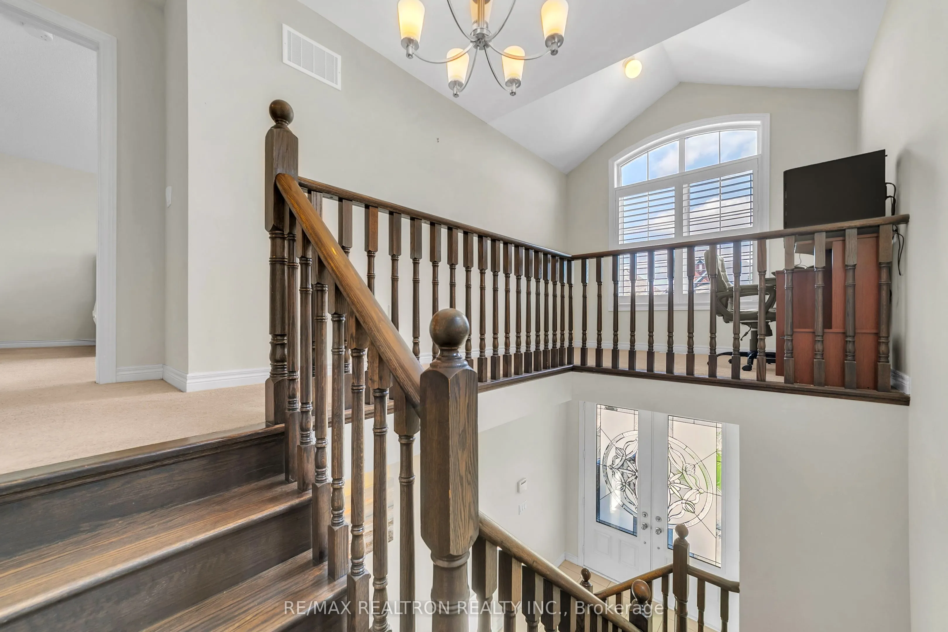 669 Sweetwater Crescent