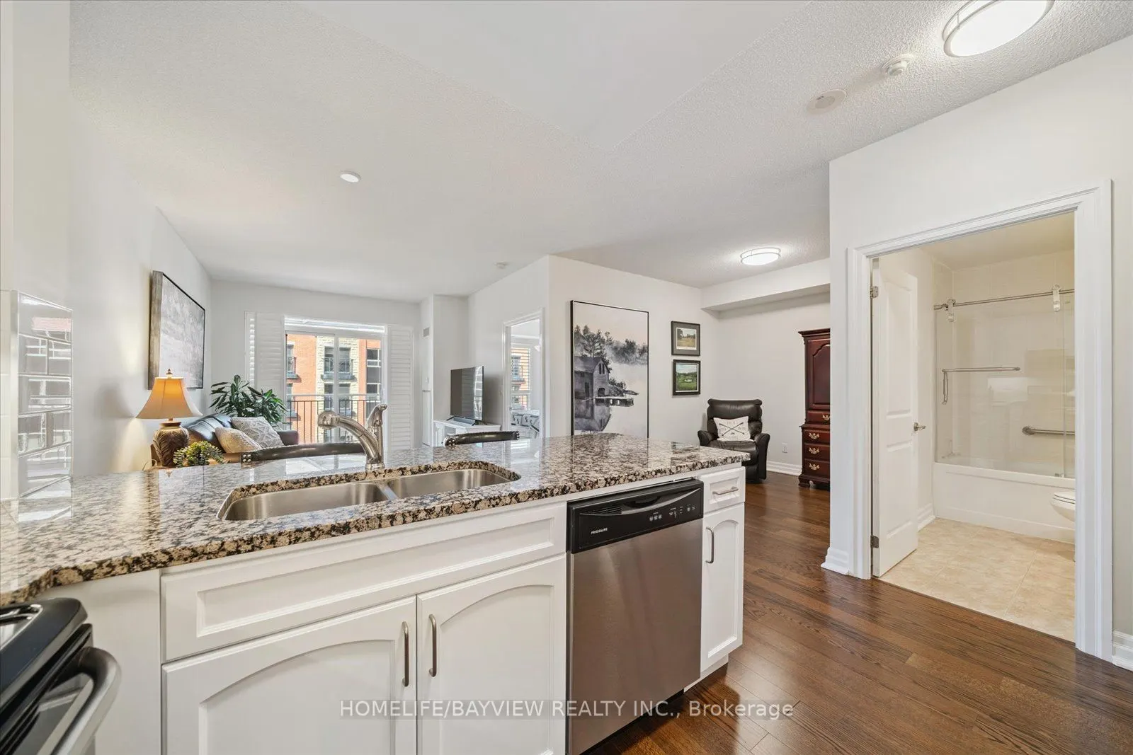 180 John Way W, #421