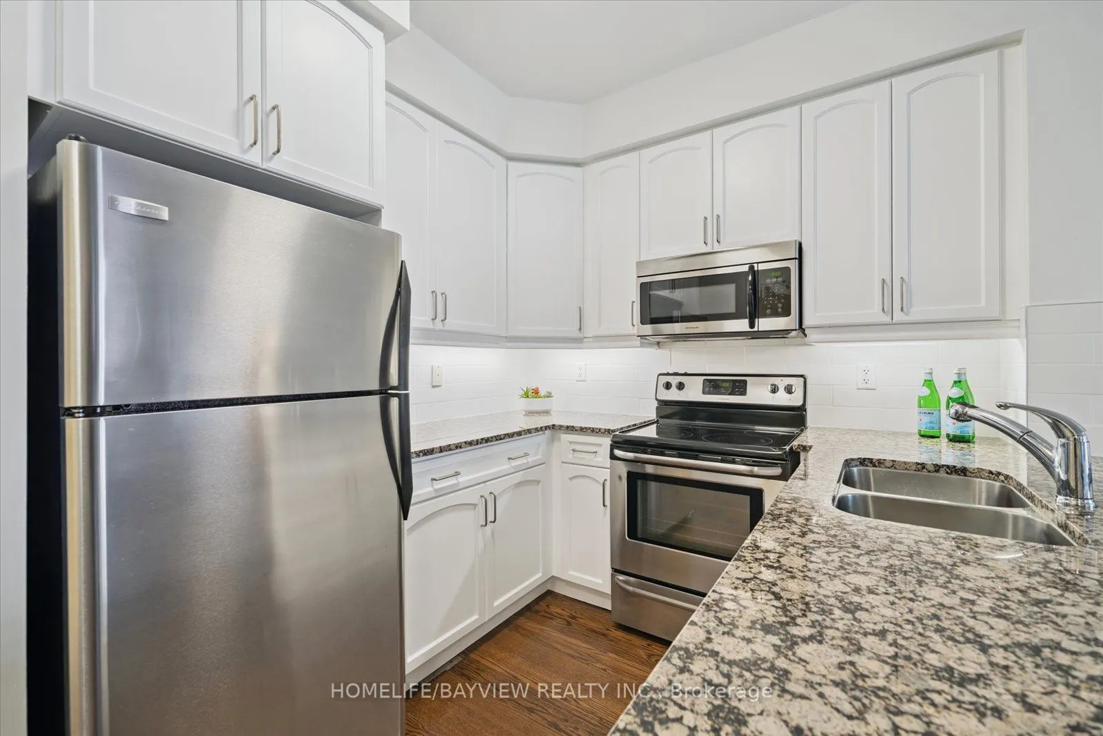 180 John Way W, #421