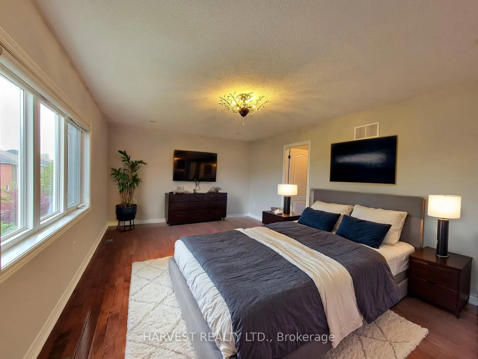10 Conover Avenue
