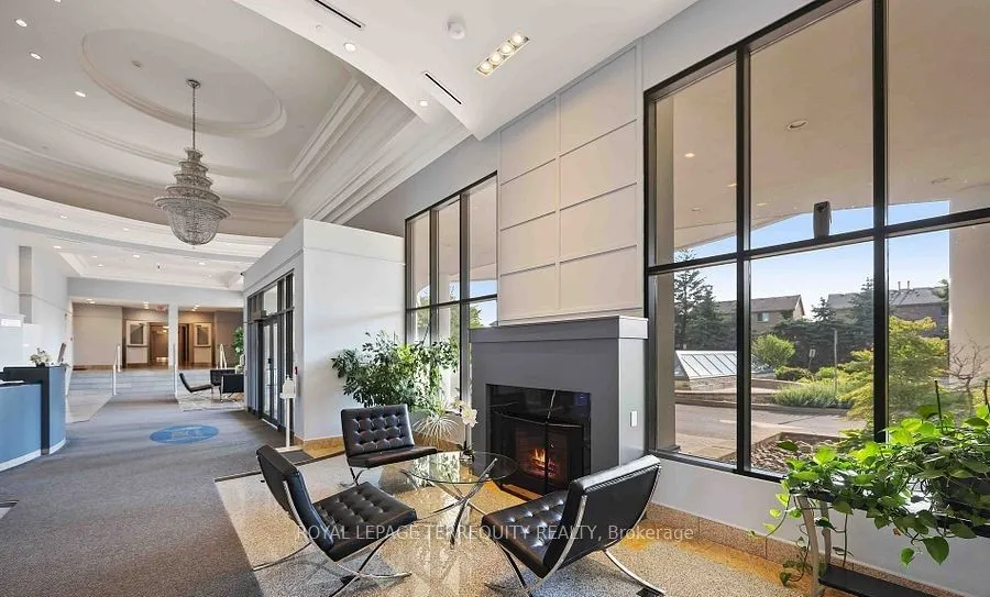 11121 Yonge Street, #215