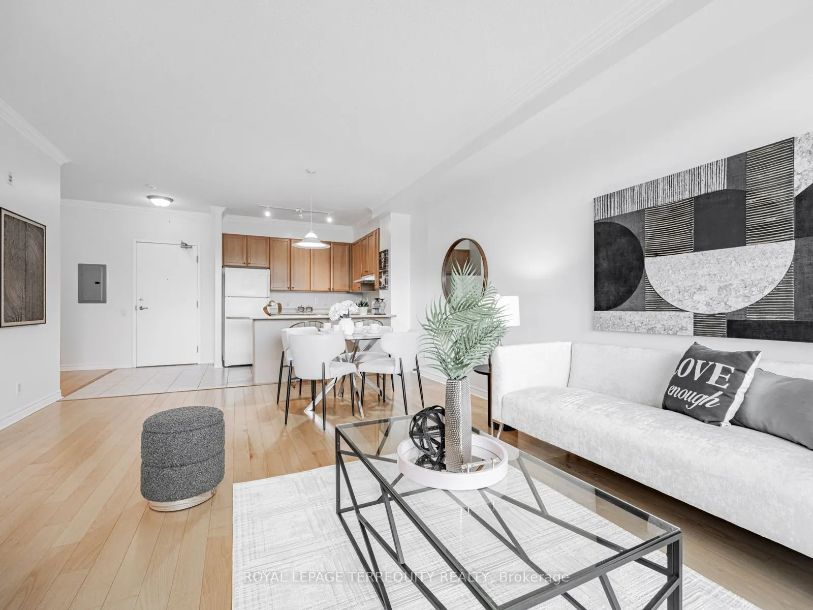 11121 Yonge Street, #215