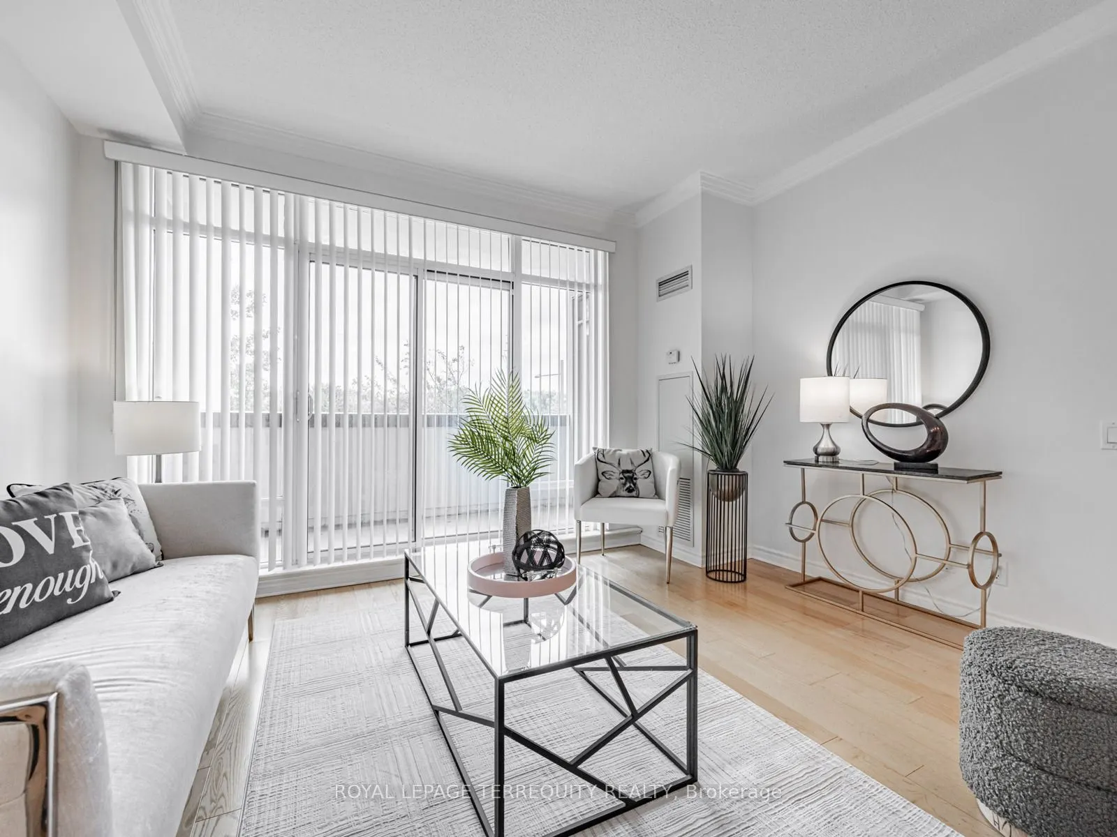 11121 Yonge Street, #215