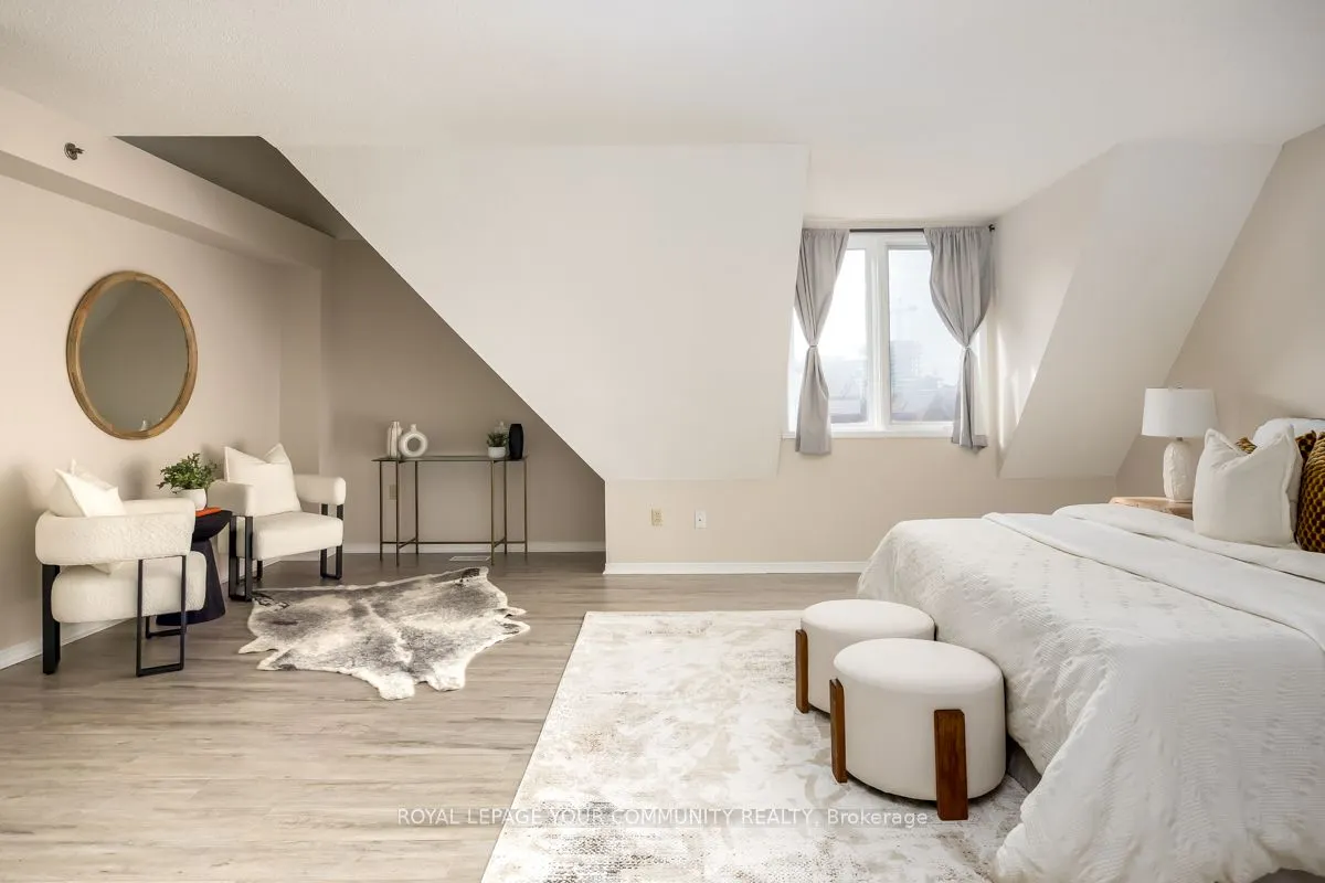 75 Weldrick Road E, #807