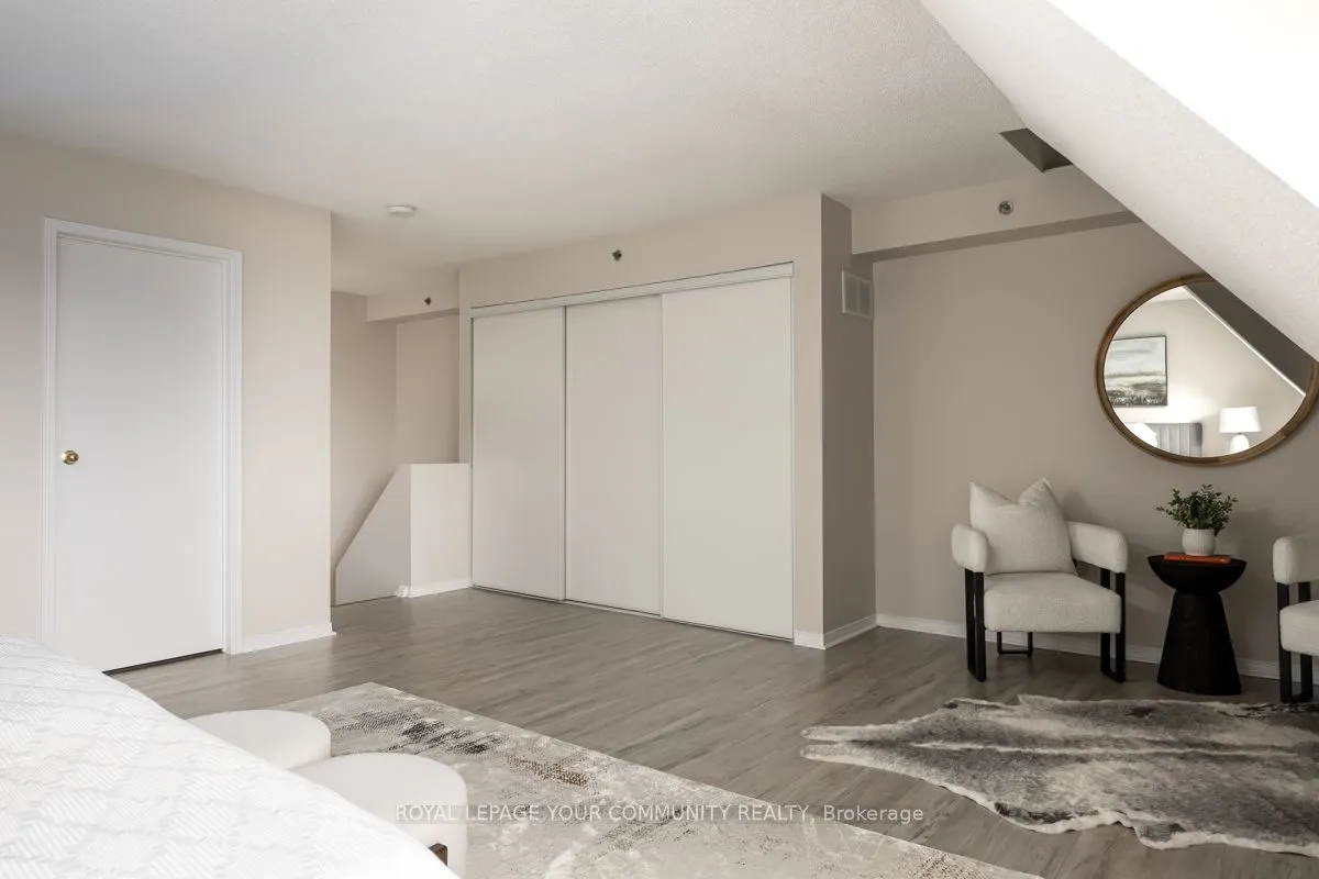 75 Weldrick Road E, #807