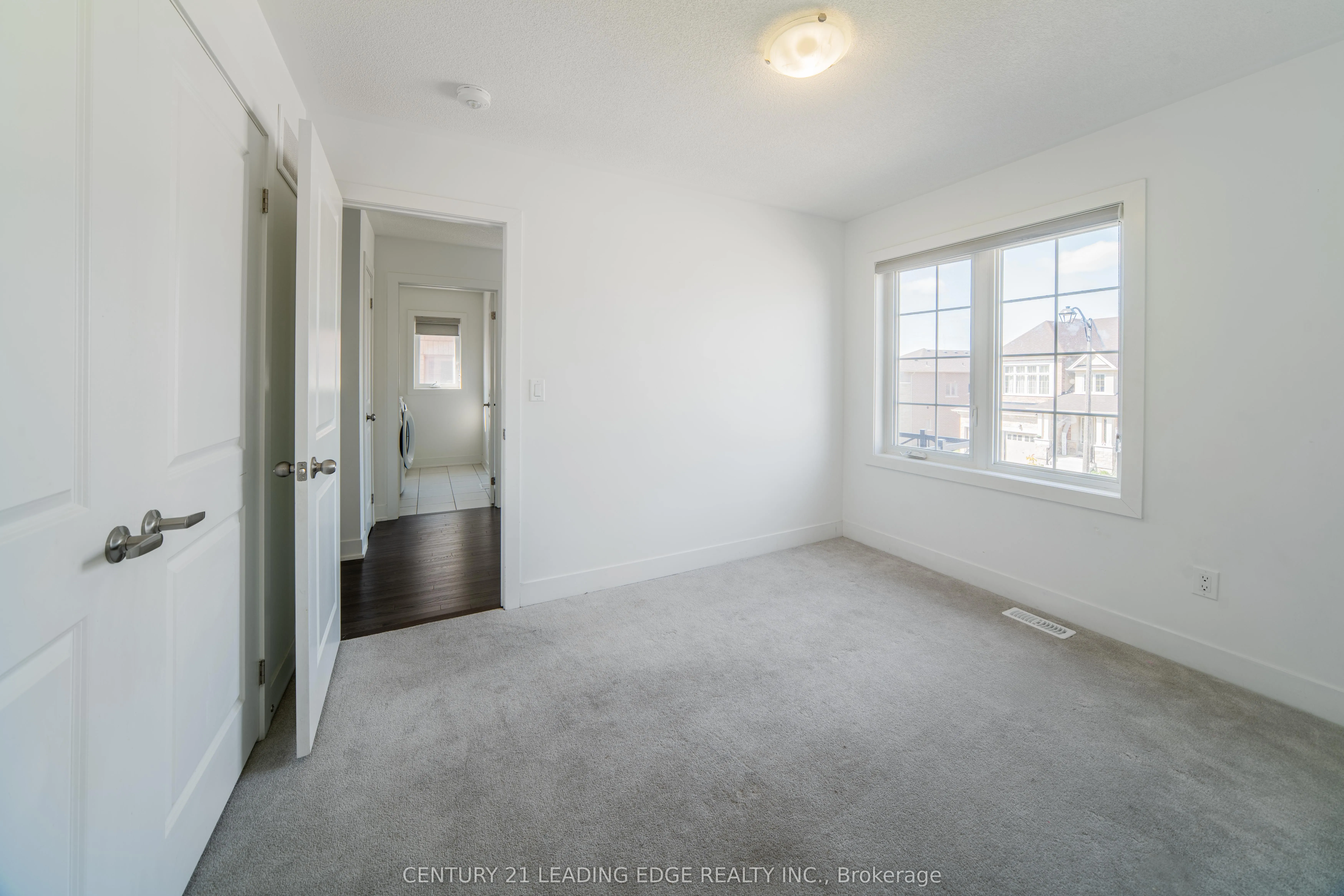 77 Kentledge Avenue