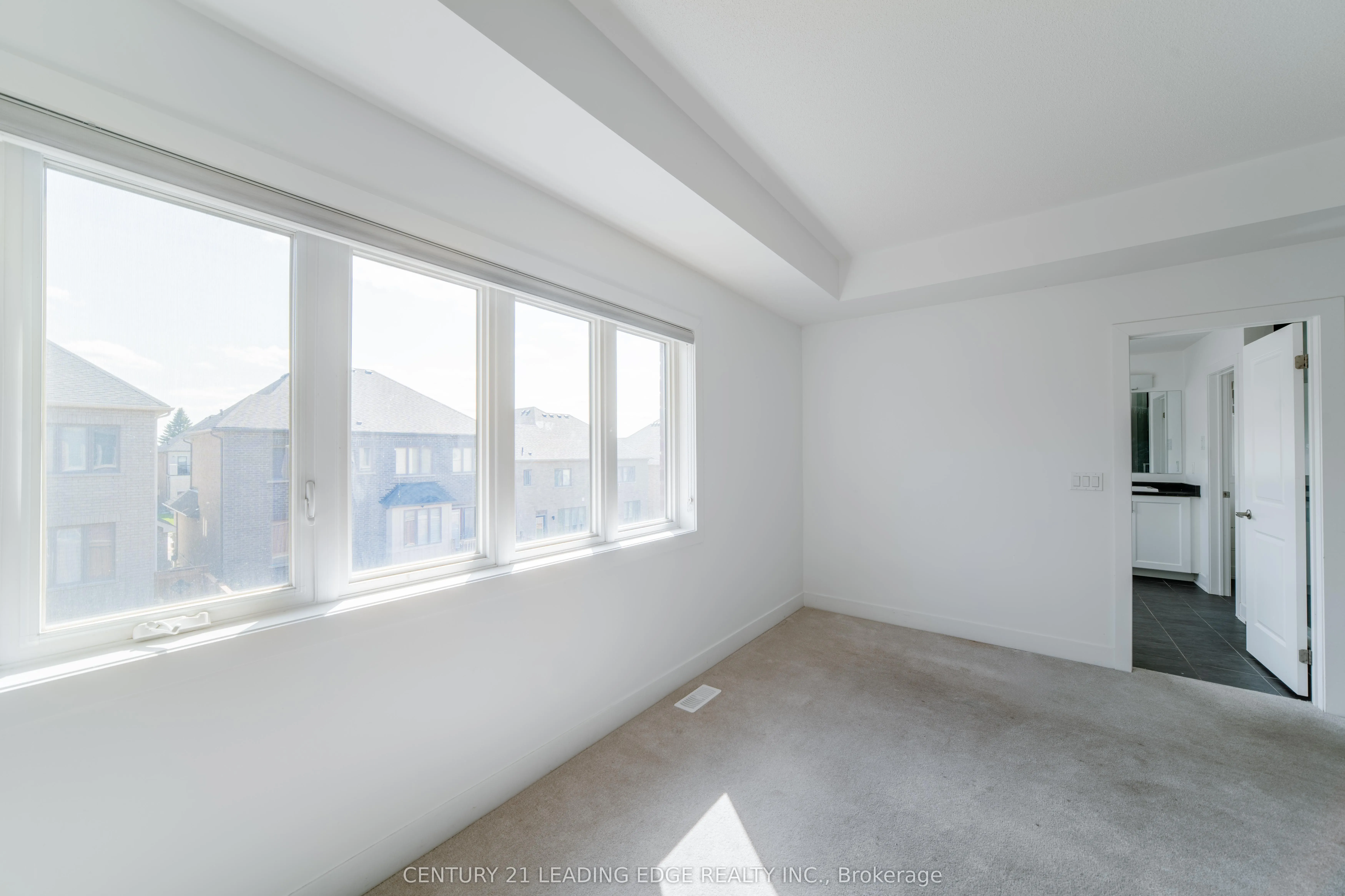 77 Kentledge Avenue