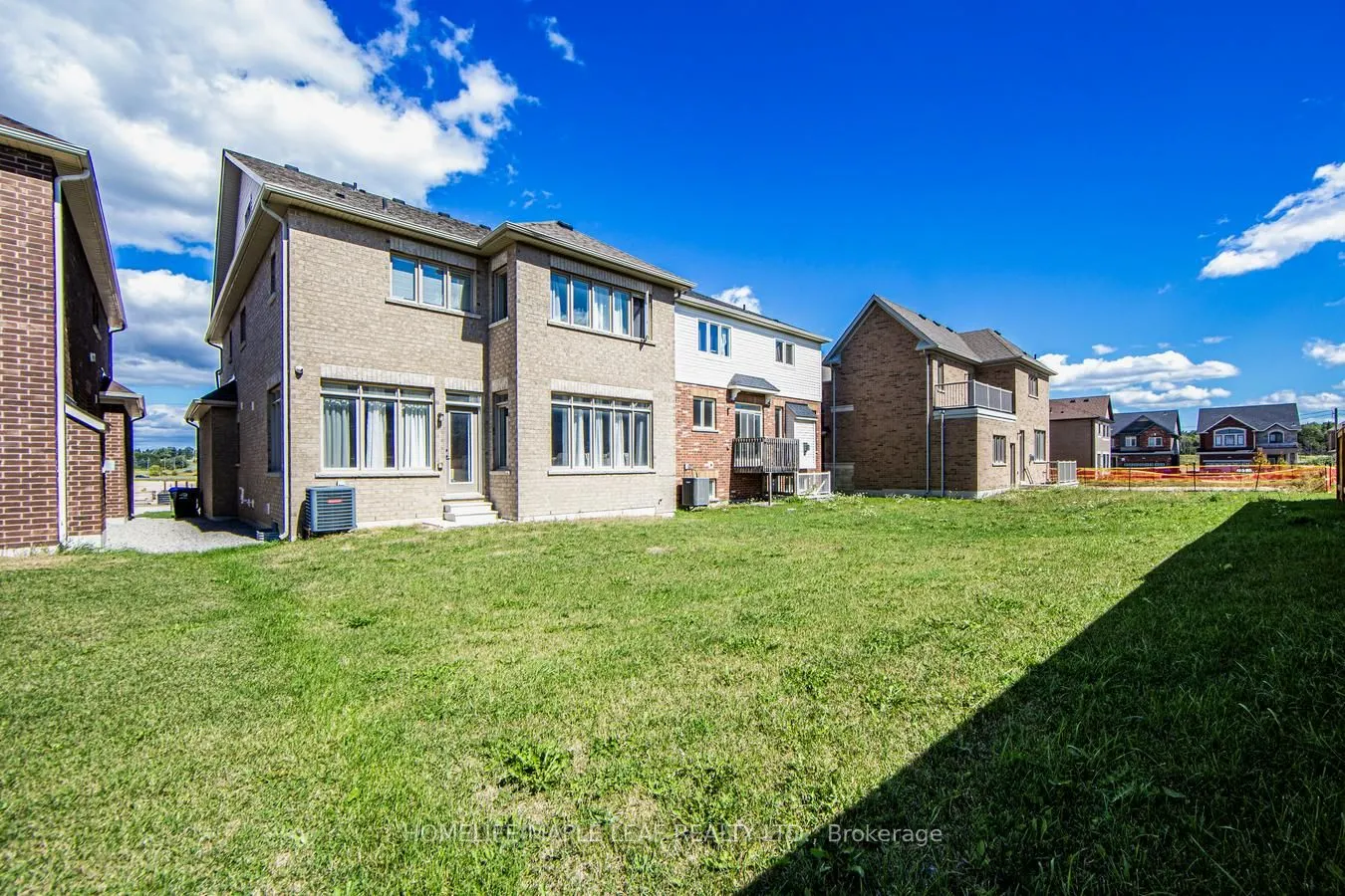 118 Lorne Thomas Place