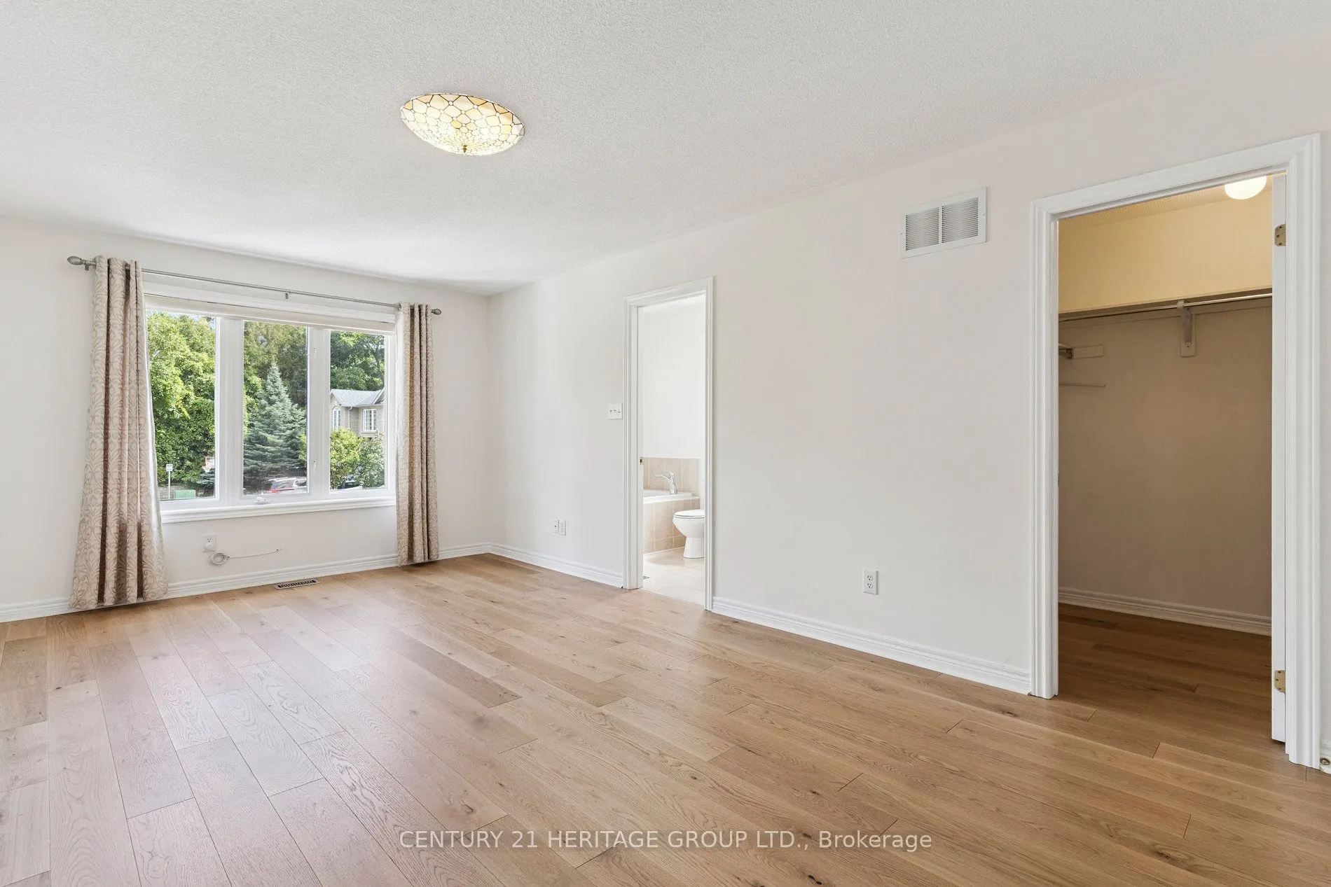 187 Tom Taylor Crescent