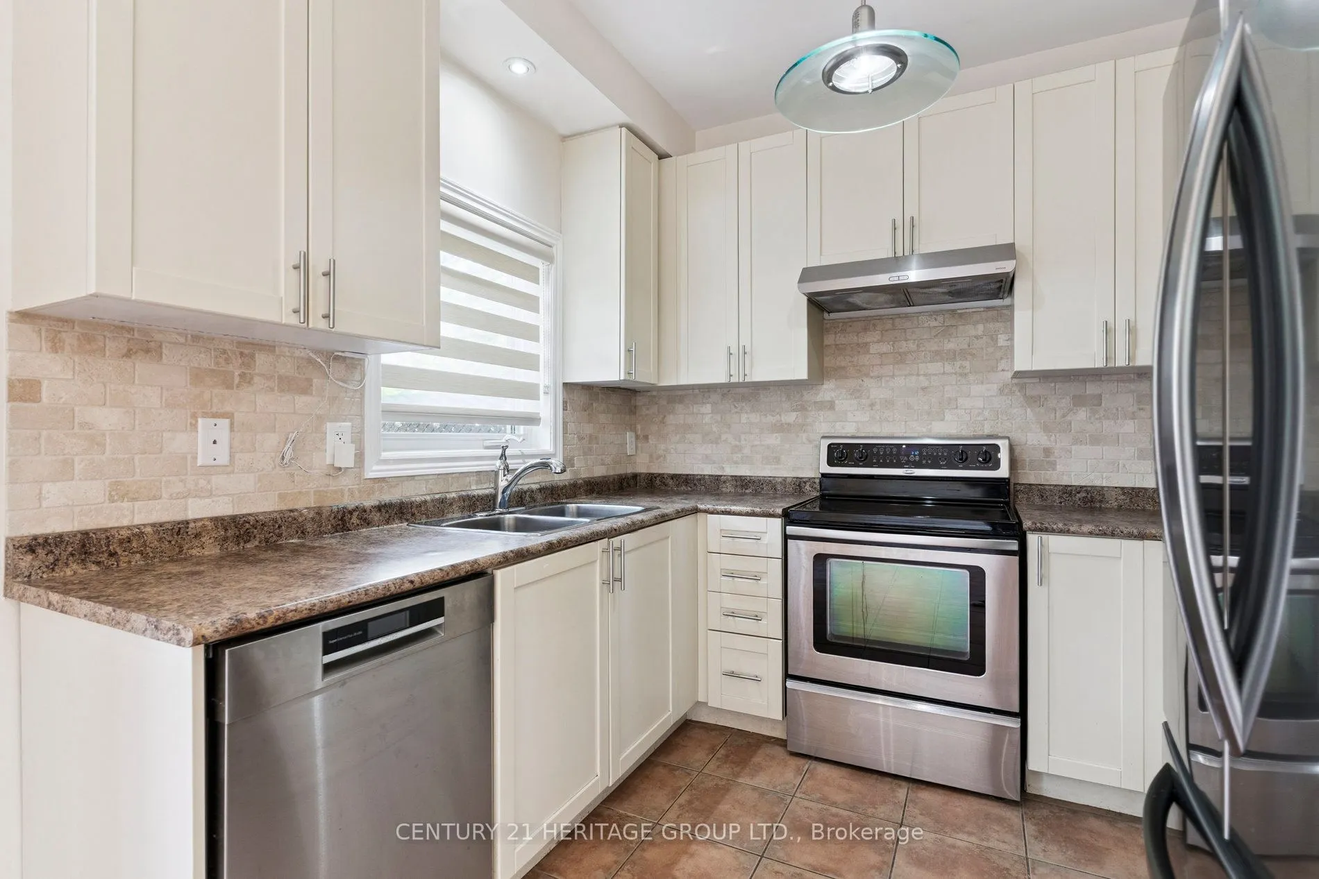 187 Tom Taylor Crescent