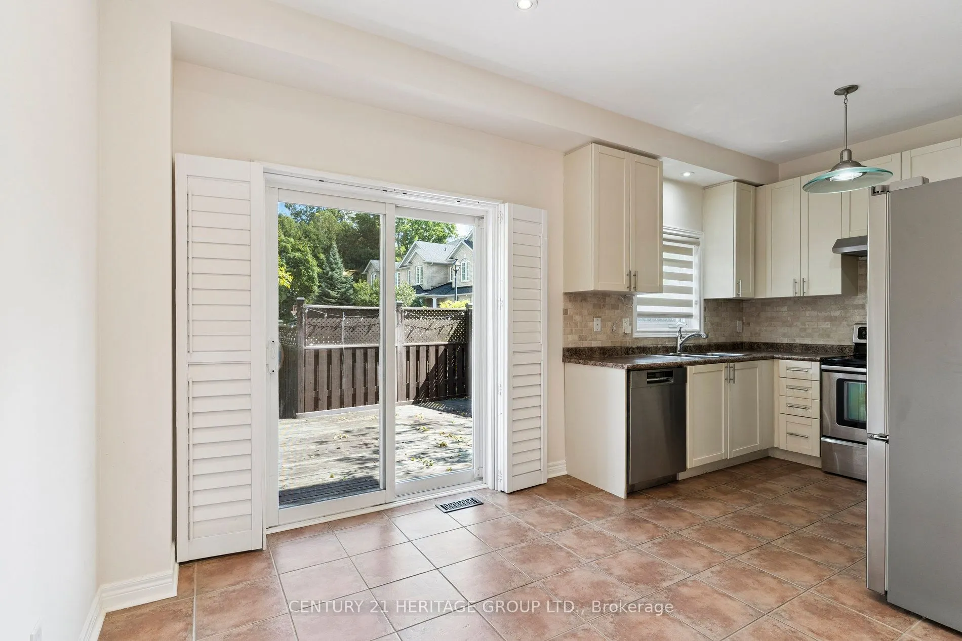 187 Tom Taylor Crescent
