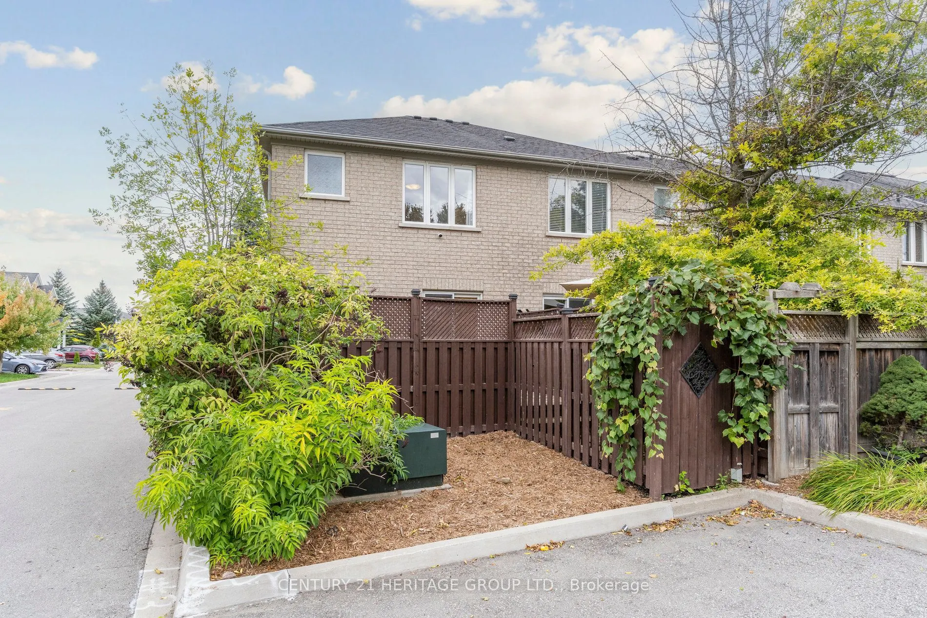 187 Tom Taylor Crescent