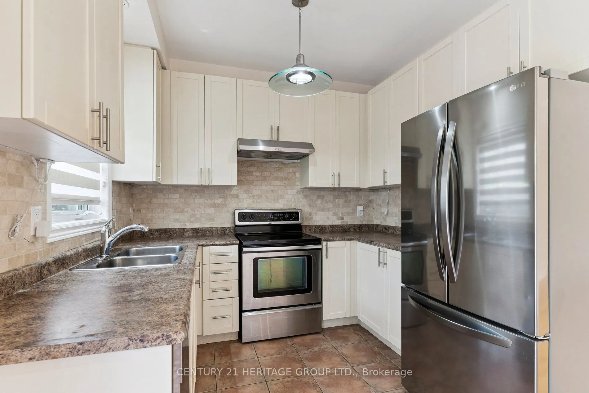 187 Tom Taylor Crescent