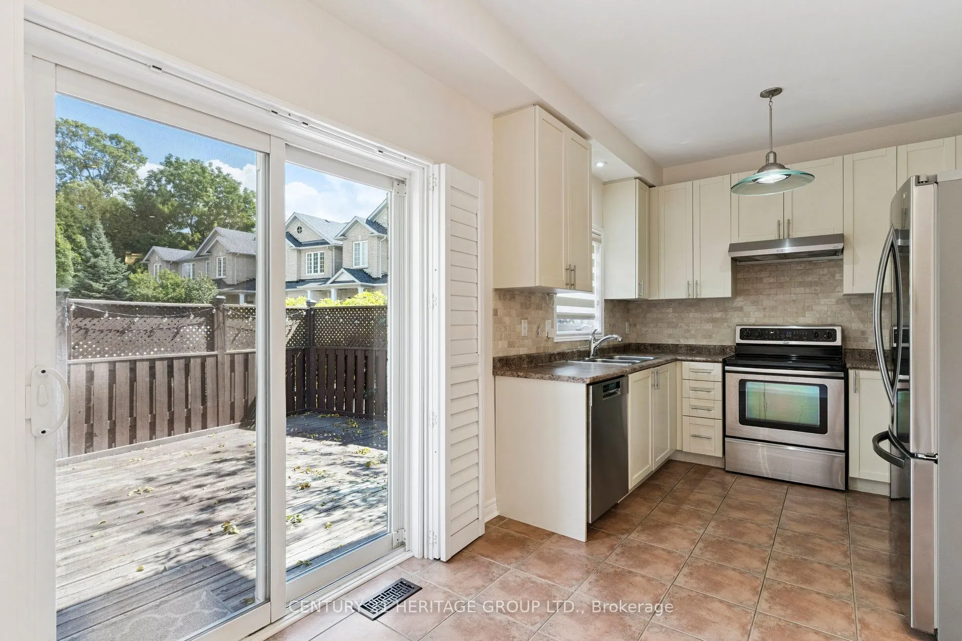 187 Tom Taylor Crescent