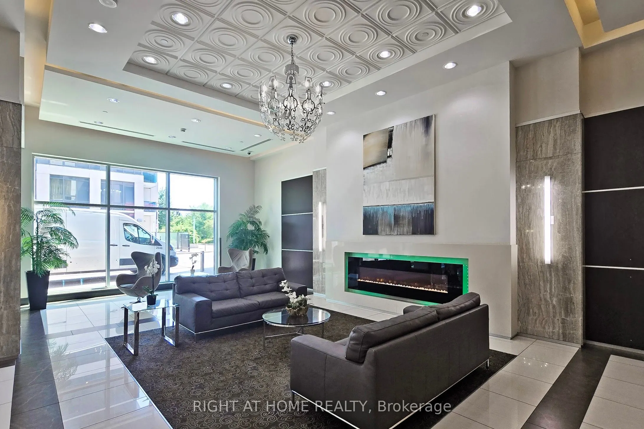 7161 Yonge Street, #1127