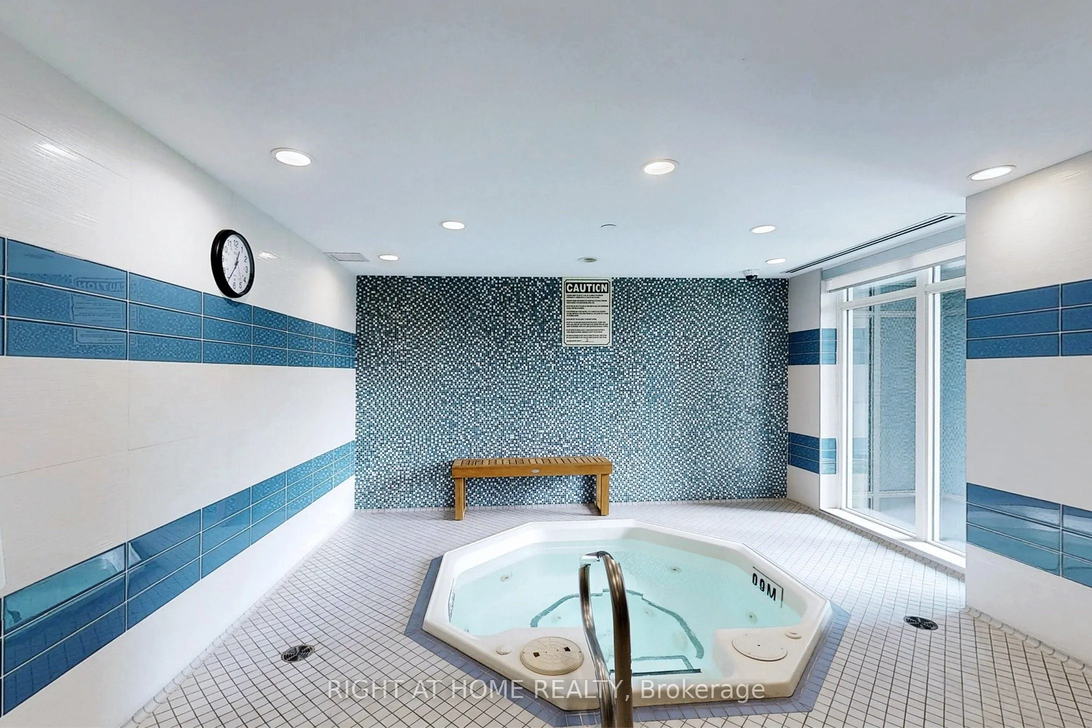 7161 Yonge Street, #1127