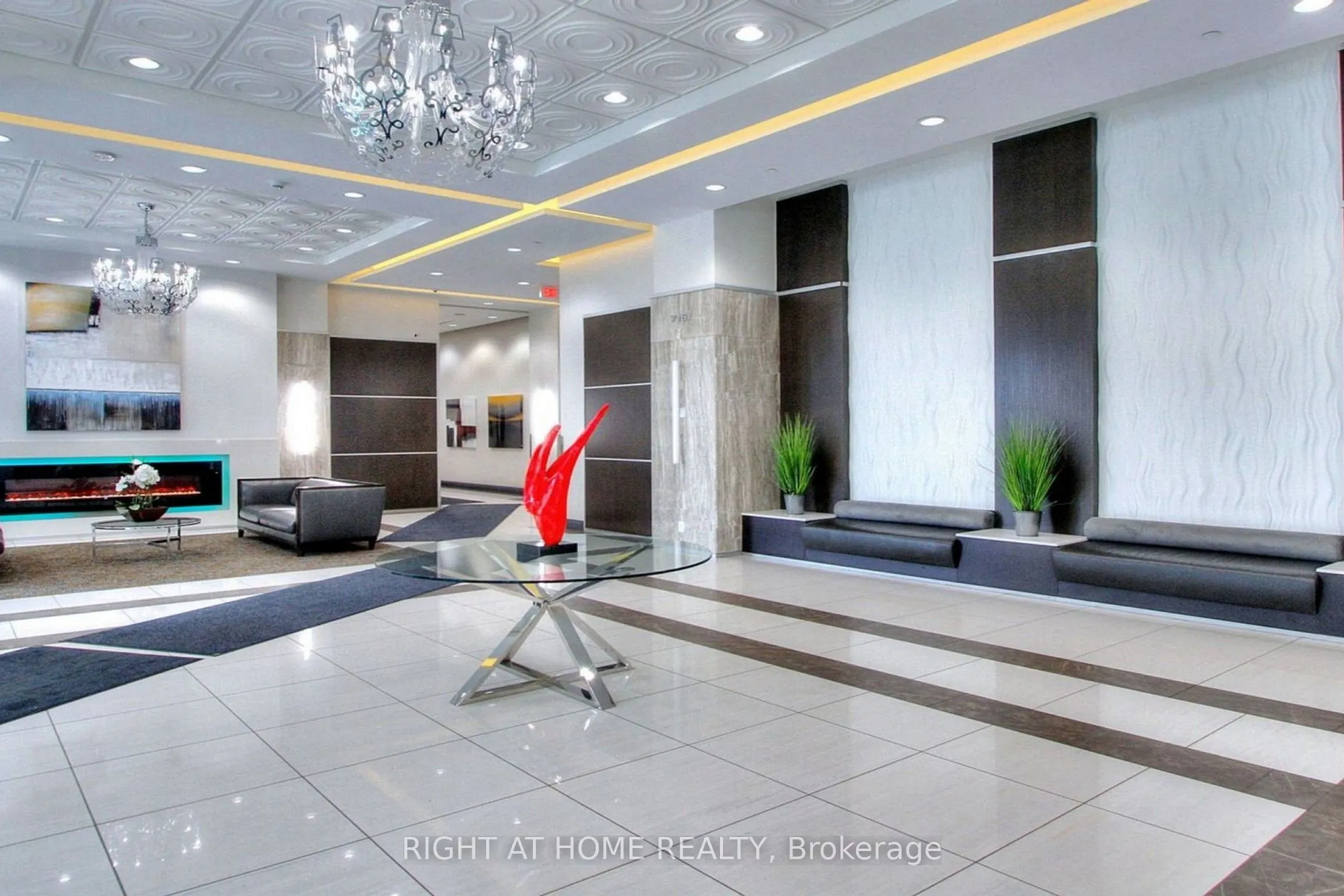 7161 Yonge Street, #1127