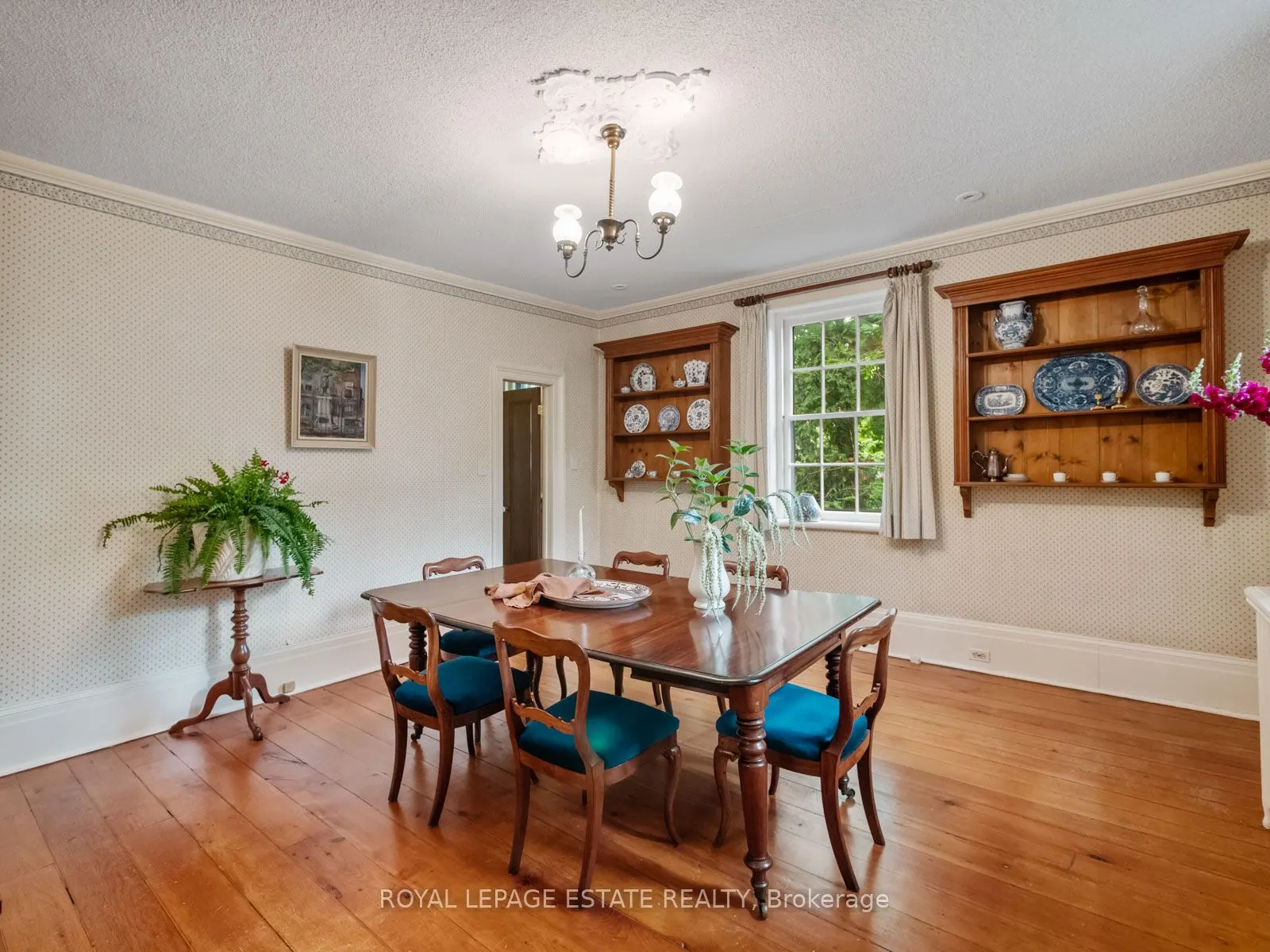 89 Main Street S