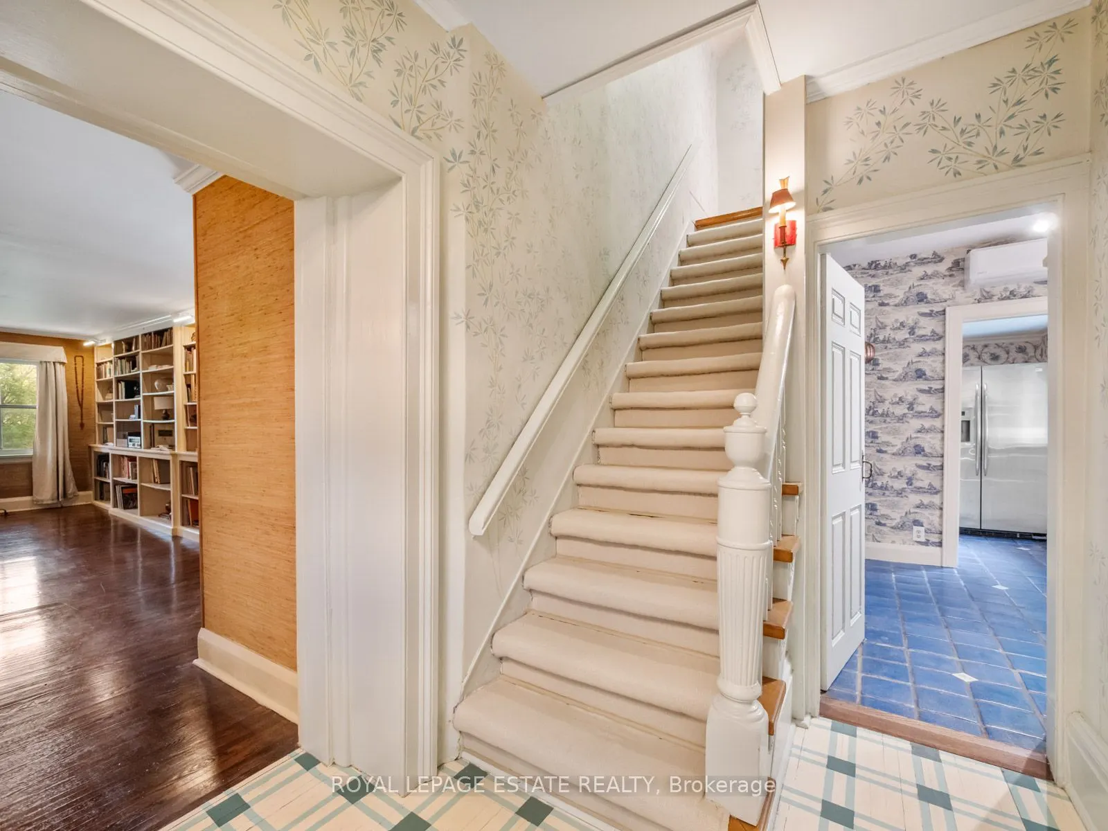 89 Main Street S
