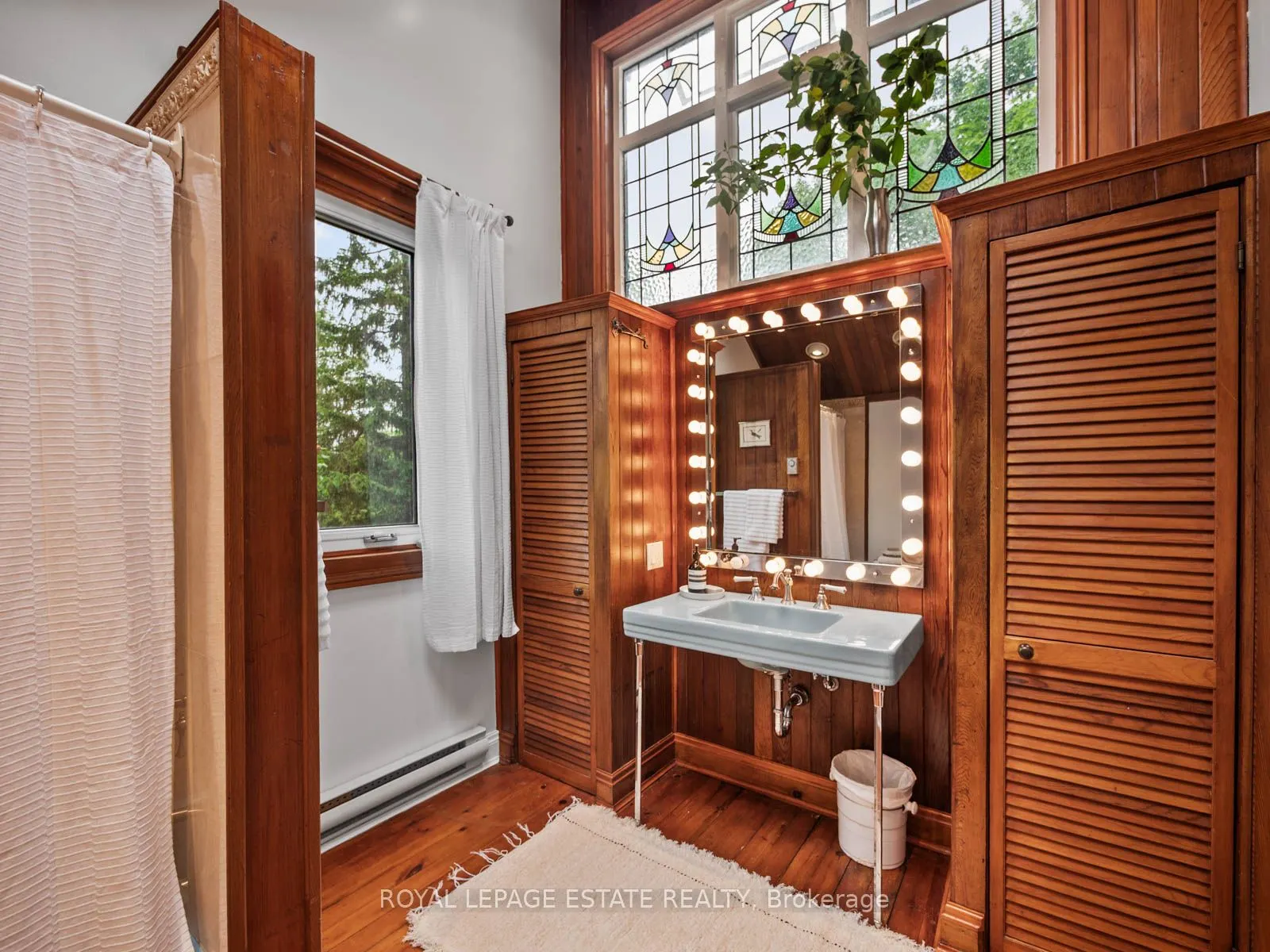 89 Main Street S