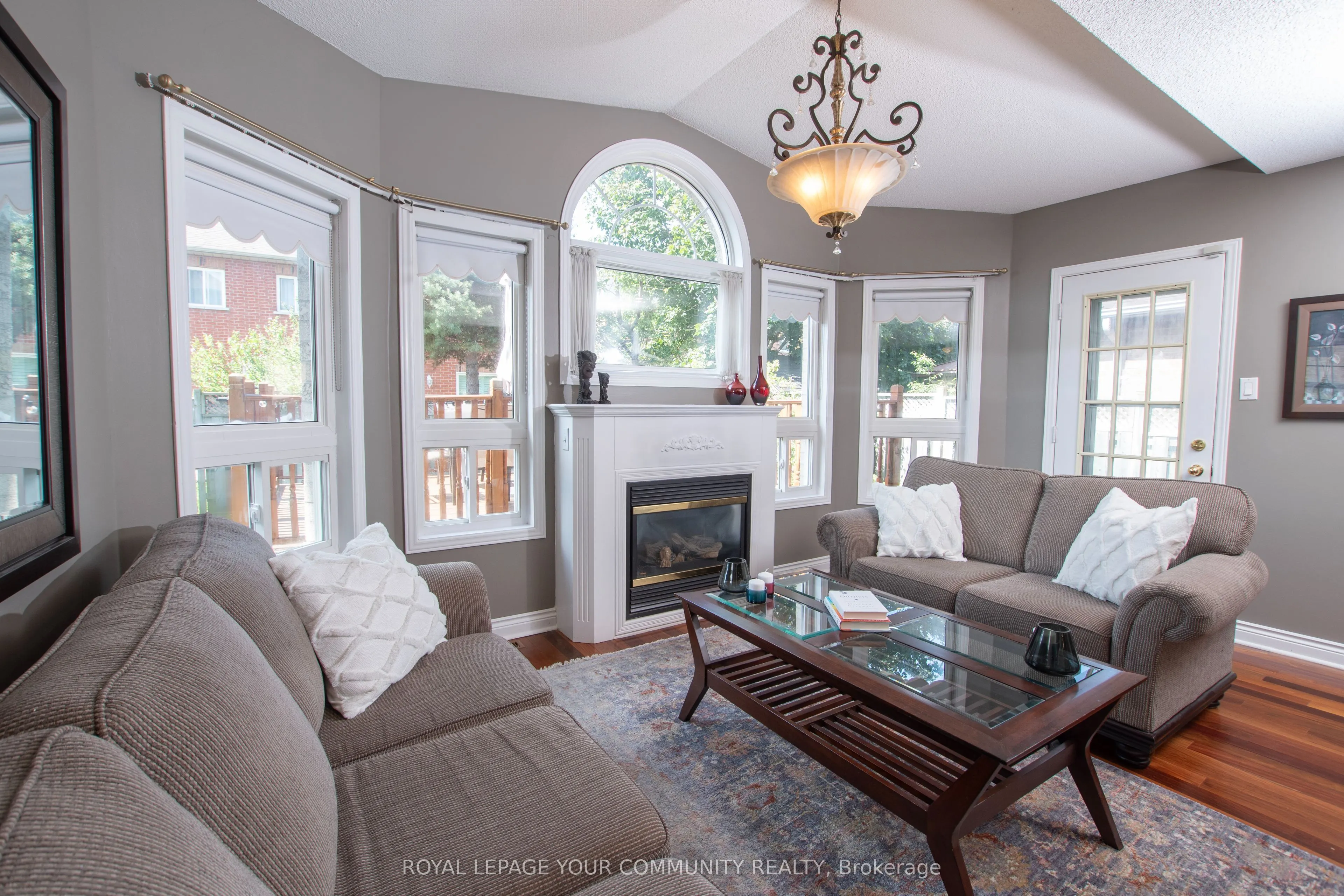 226 Kayla Crescent