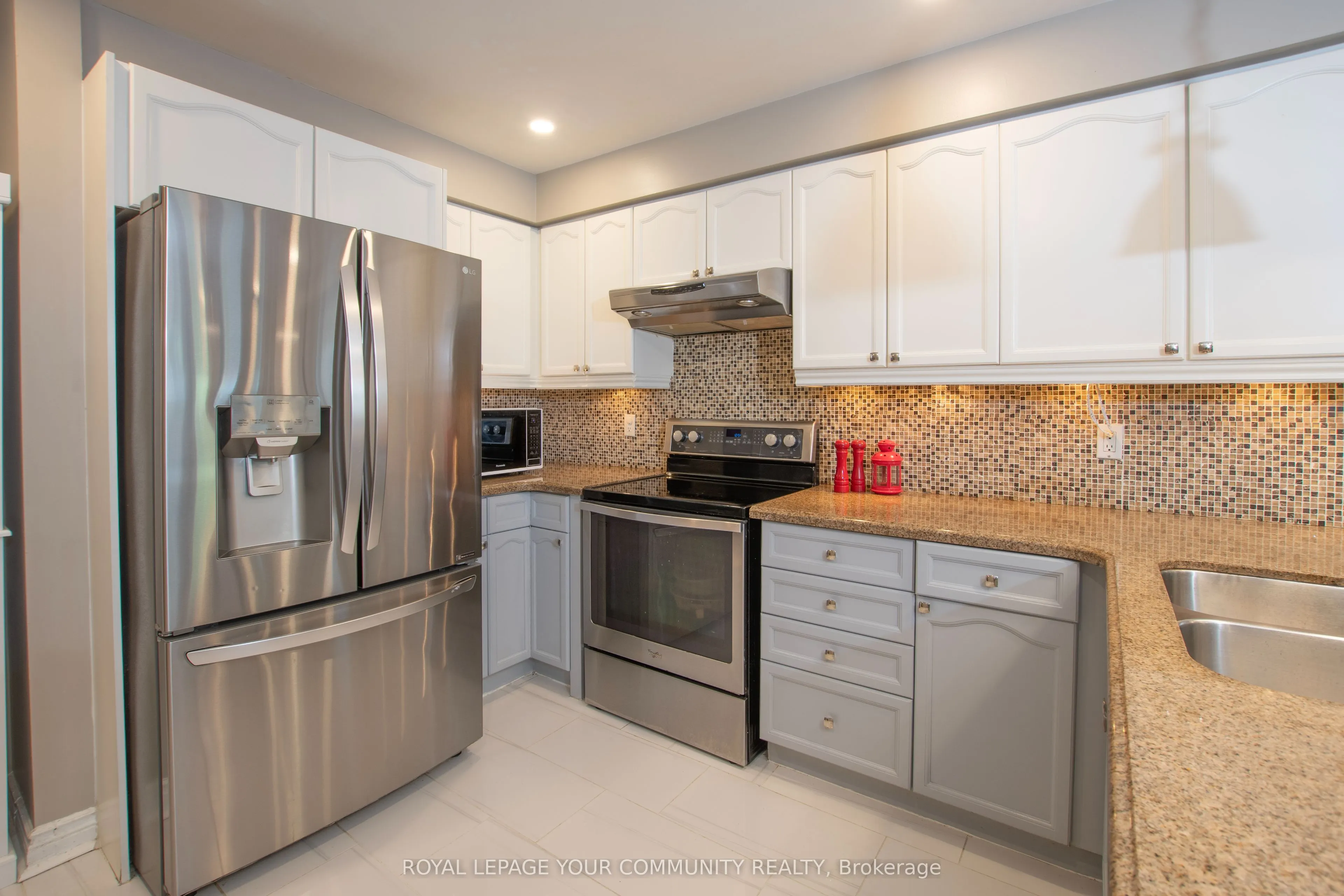 226 Kayla Crescent