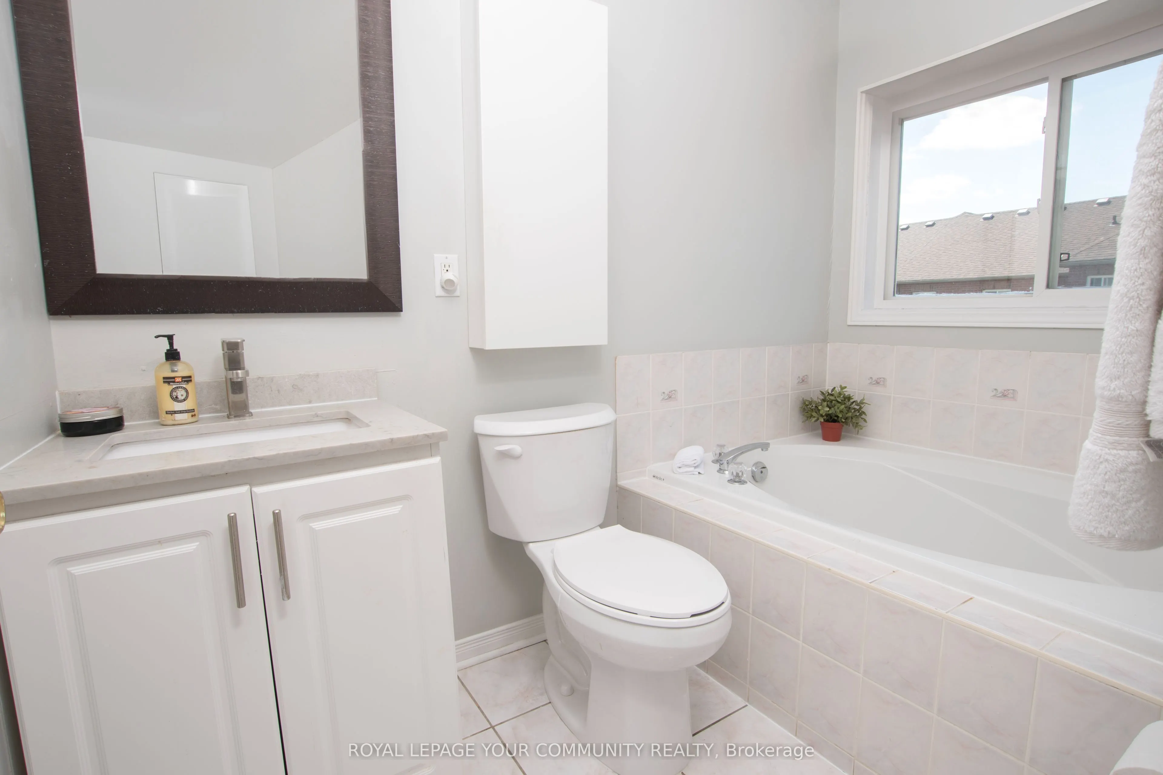 226 Kayla Crescent