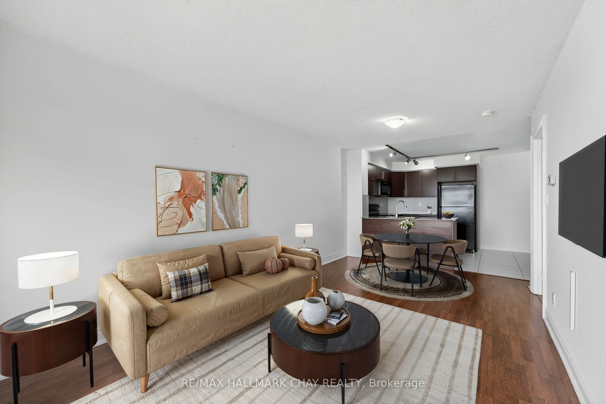 60 South Town Centre Boulevard, #819