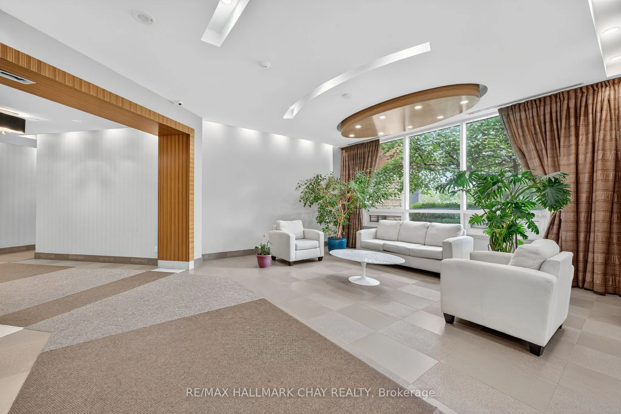 60 South Town Centre Boulevard, #819