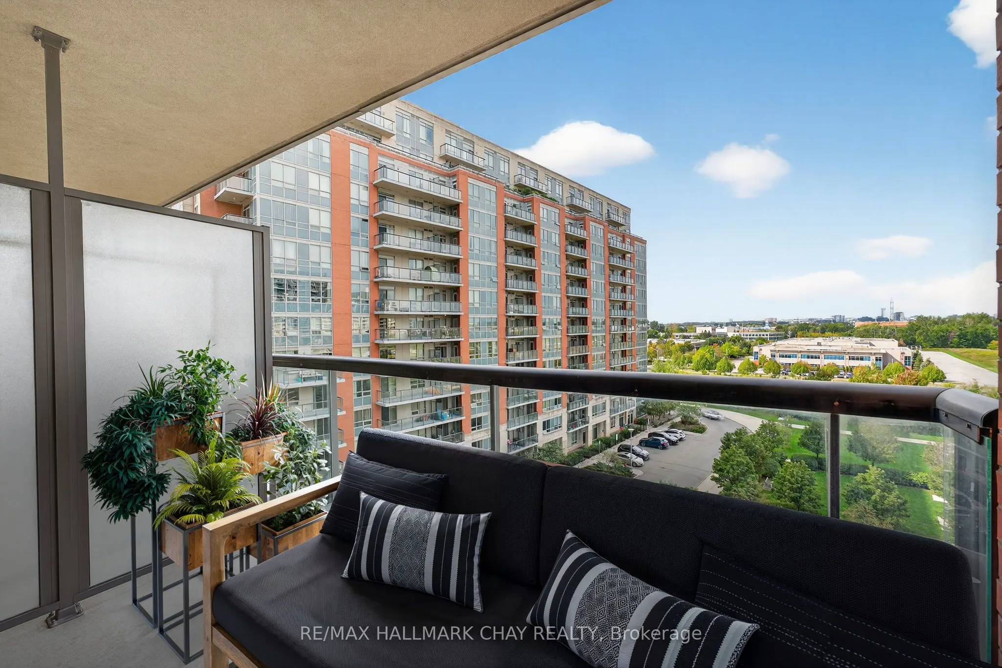 60 South Town Centre Boulevard, #819