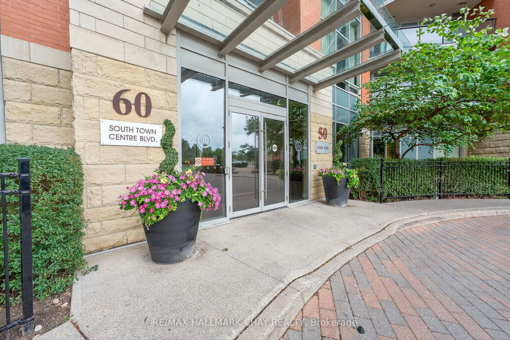 60 South Town Centre Boulevard, #819