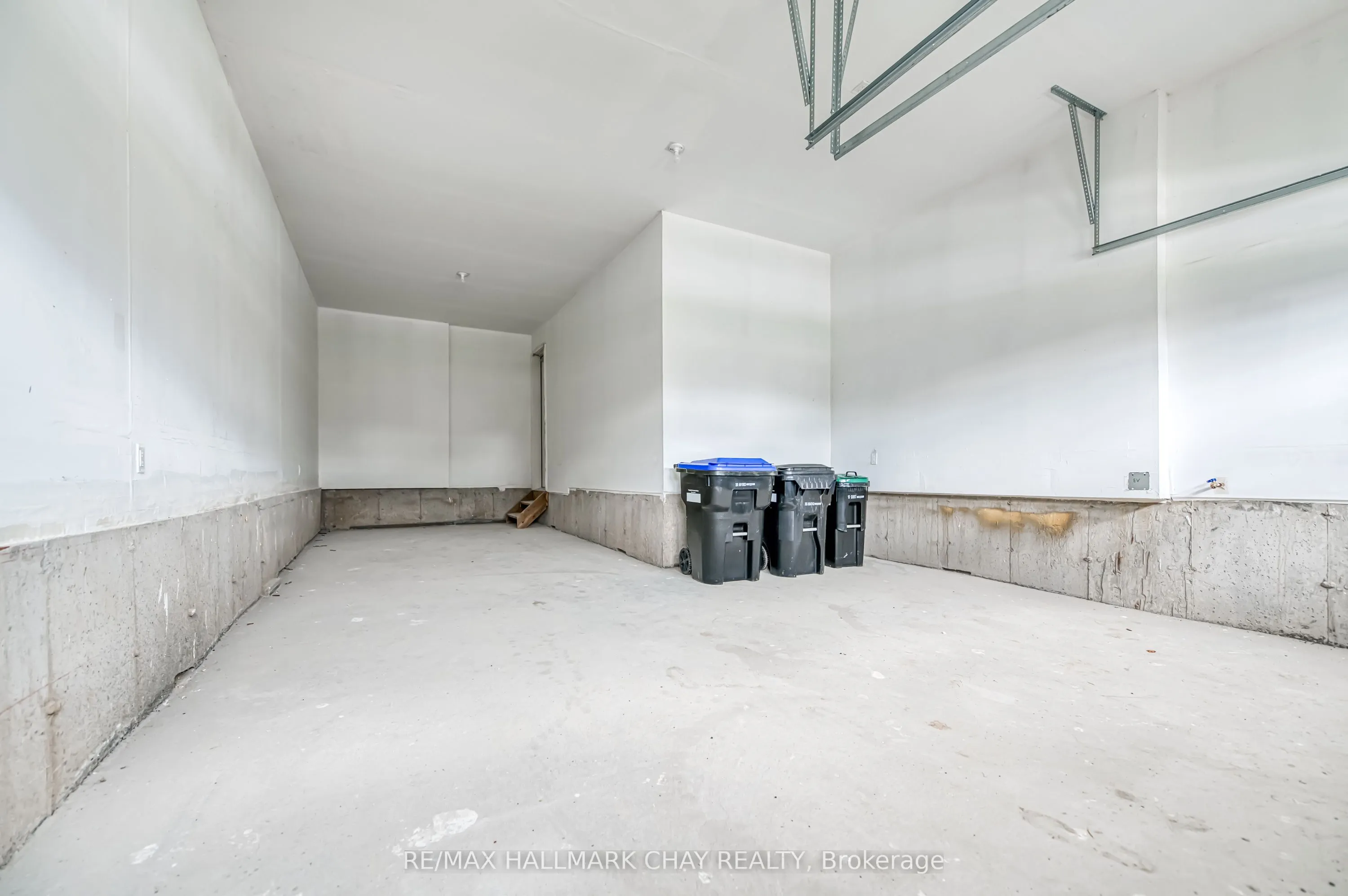 31 Bayberry Dr Drive E