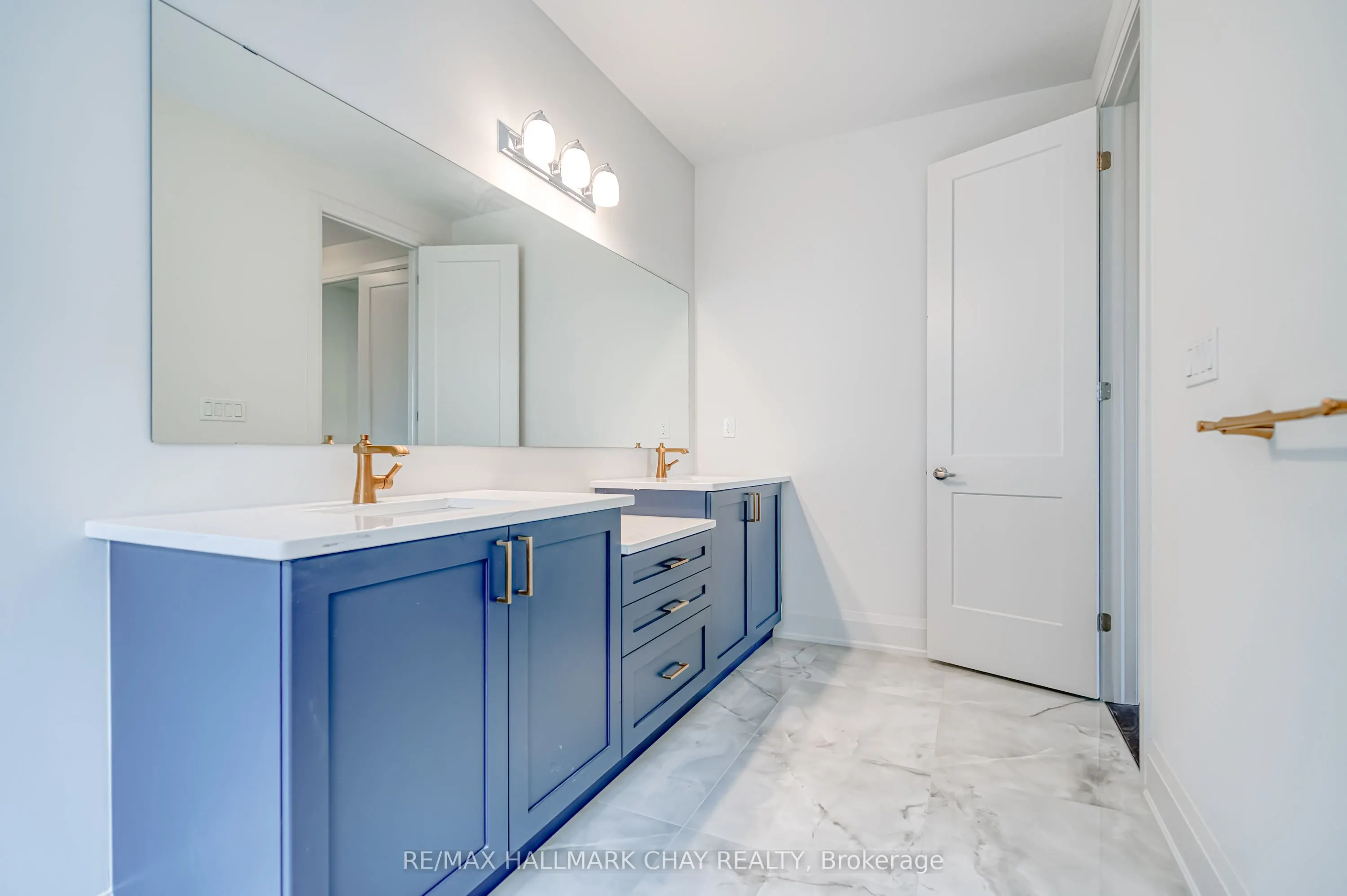 31 Bayberry Dr Drive E