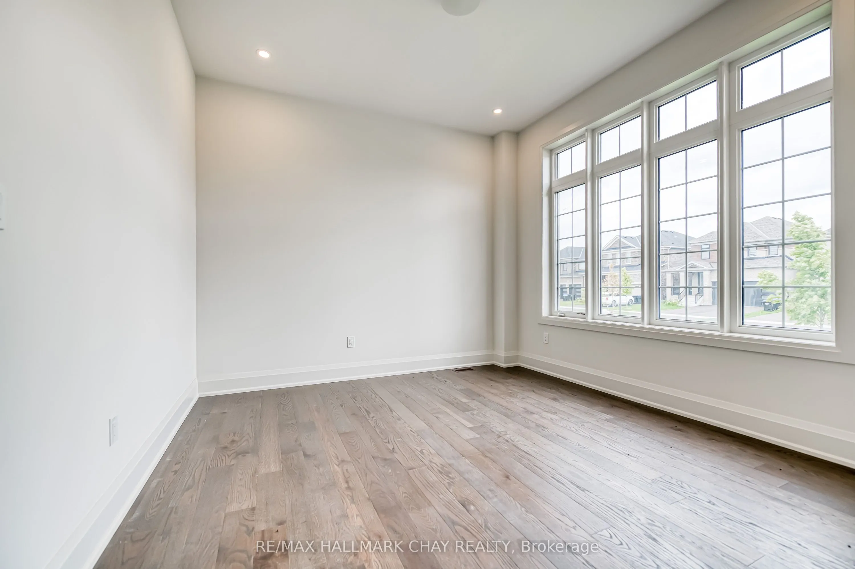31 Bayberry Dr Drive E