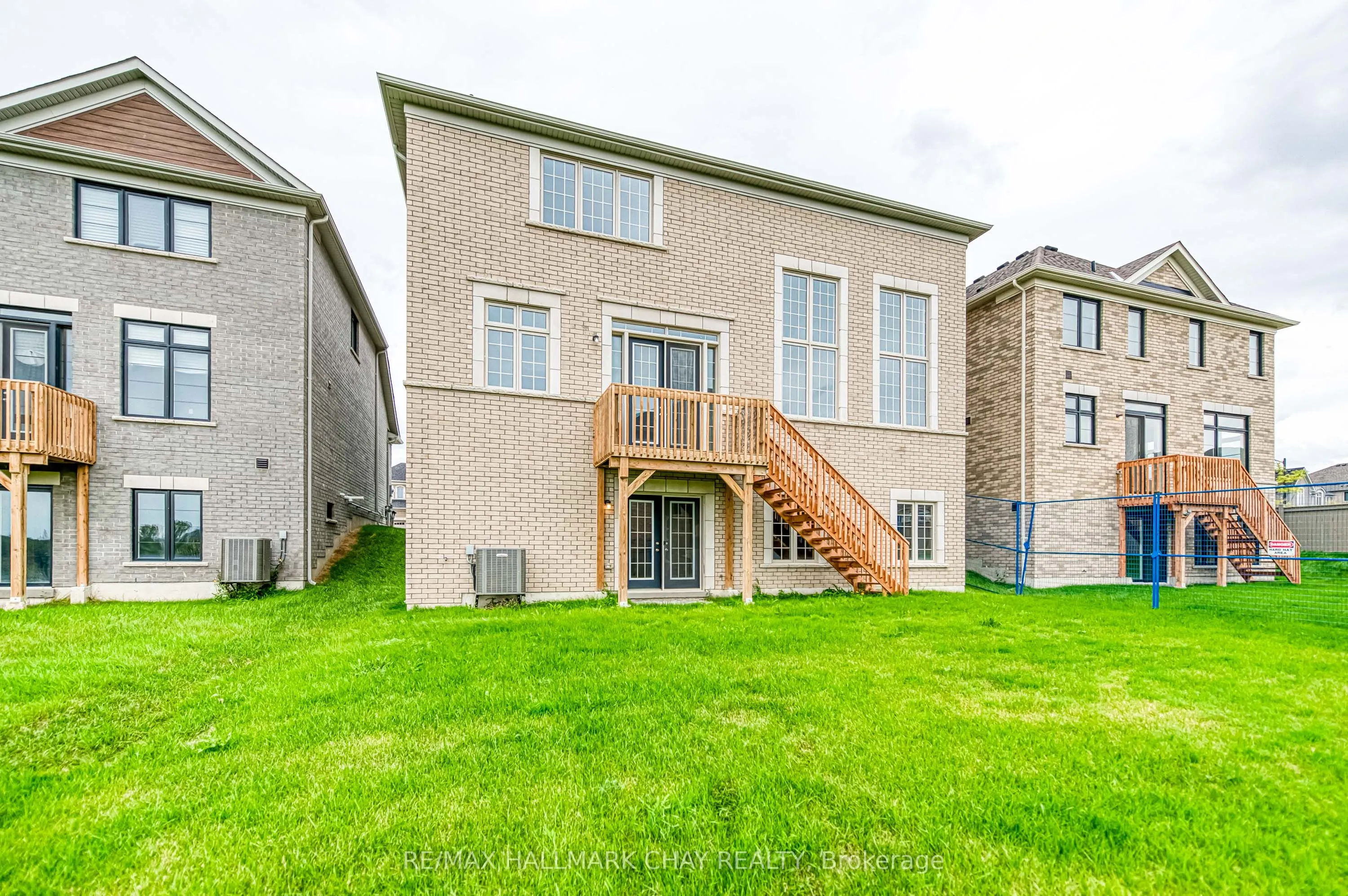 31 Bayberry Dr Drive E