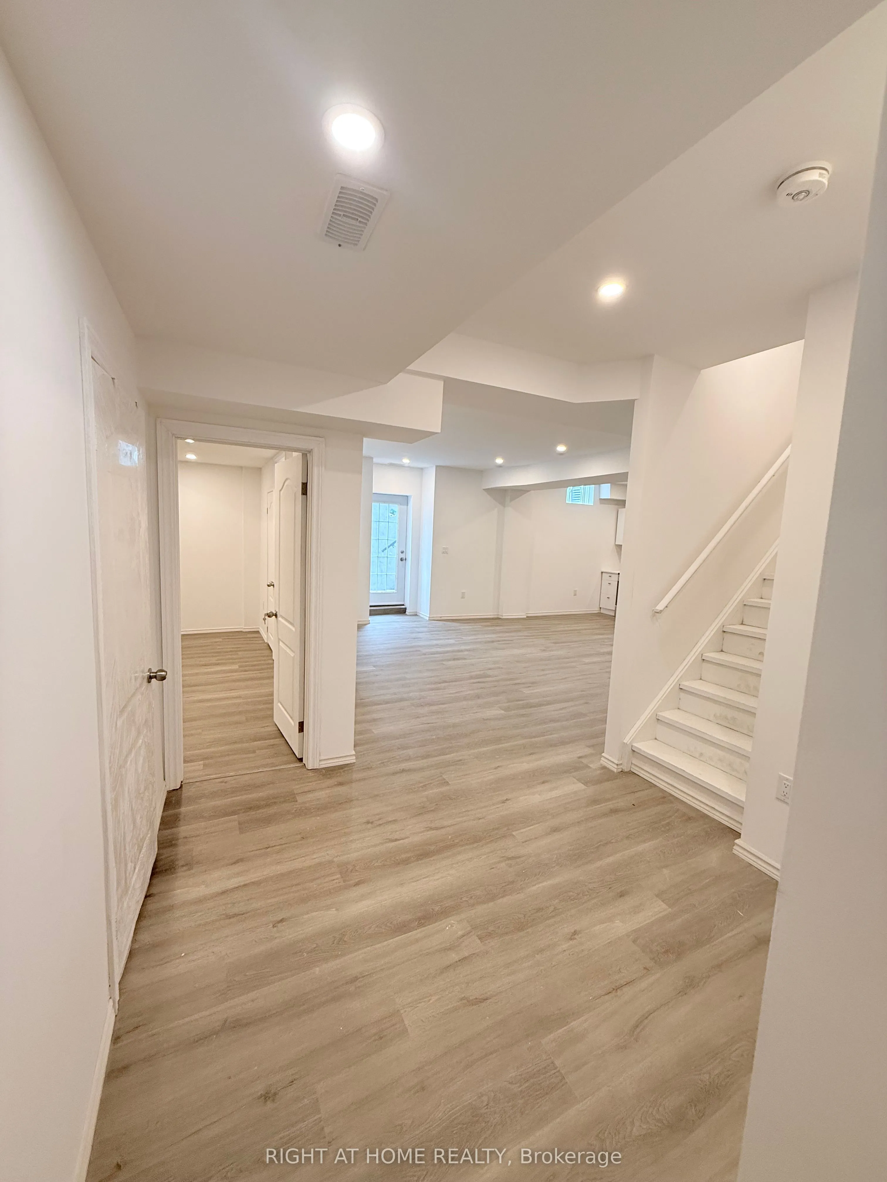 34 Whippletree Drive E