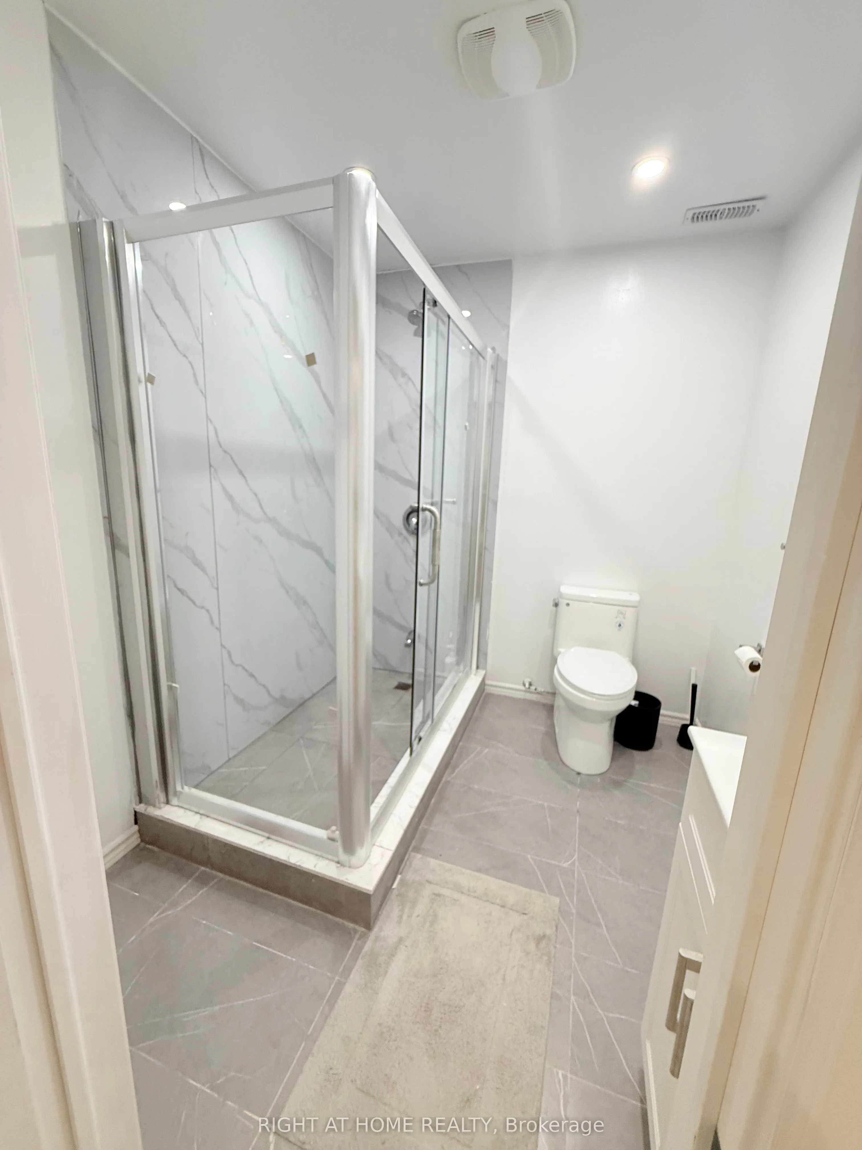 34 Whippletree Drive E
