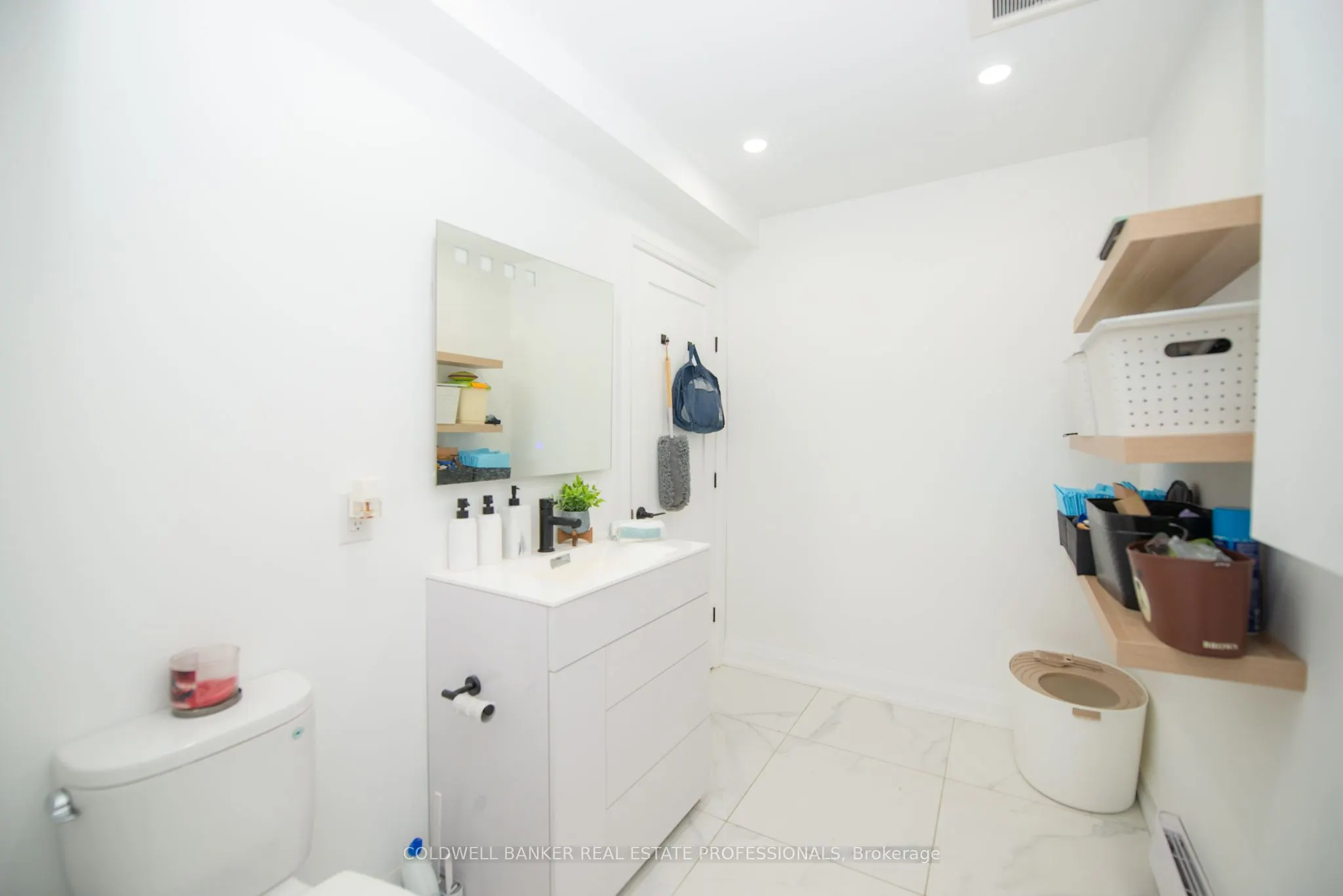 235 Simcoe Avenue