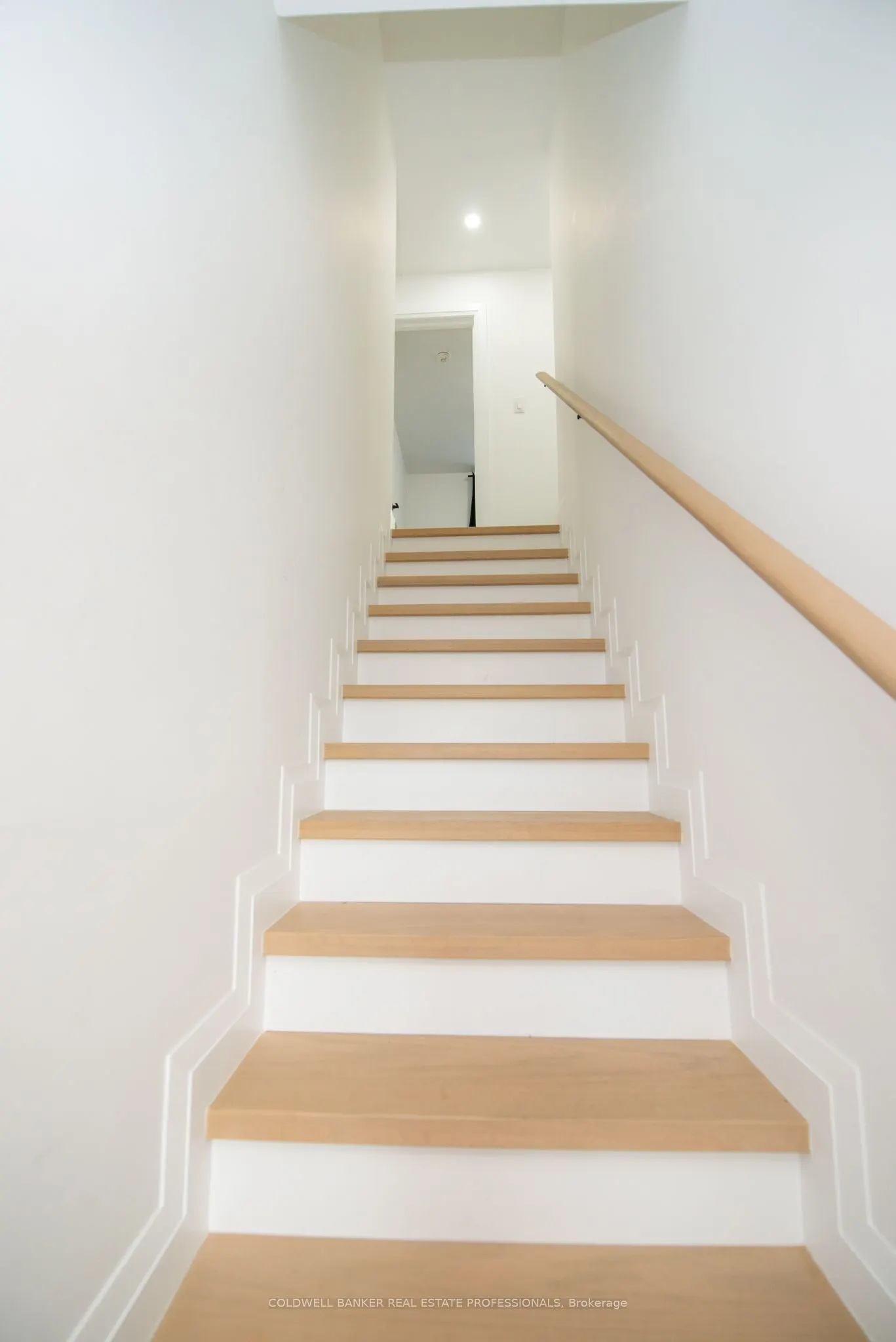 235 Simcoe Avenue