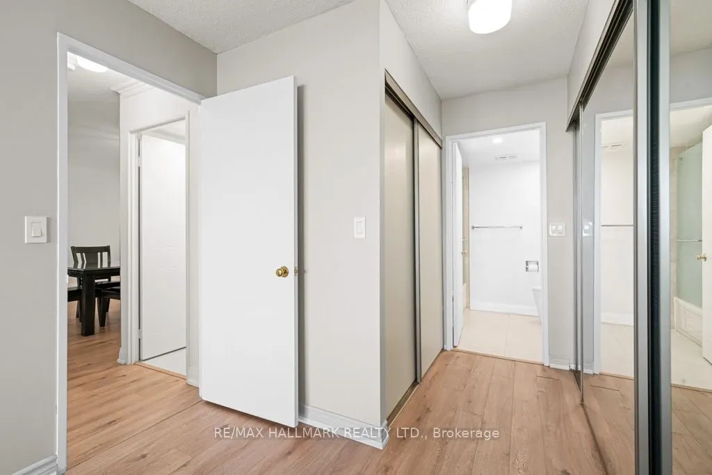 33 Weldrick Road E, #1505