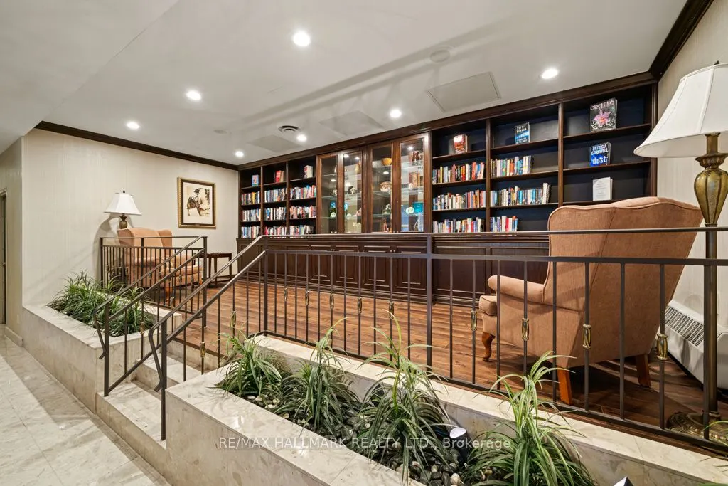 33 Weldrick Road E, #1505