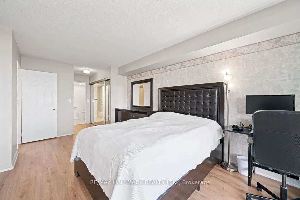 33 Weldrick Road E, #1505