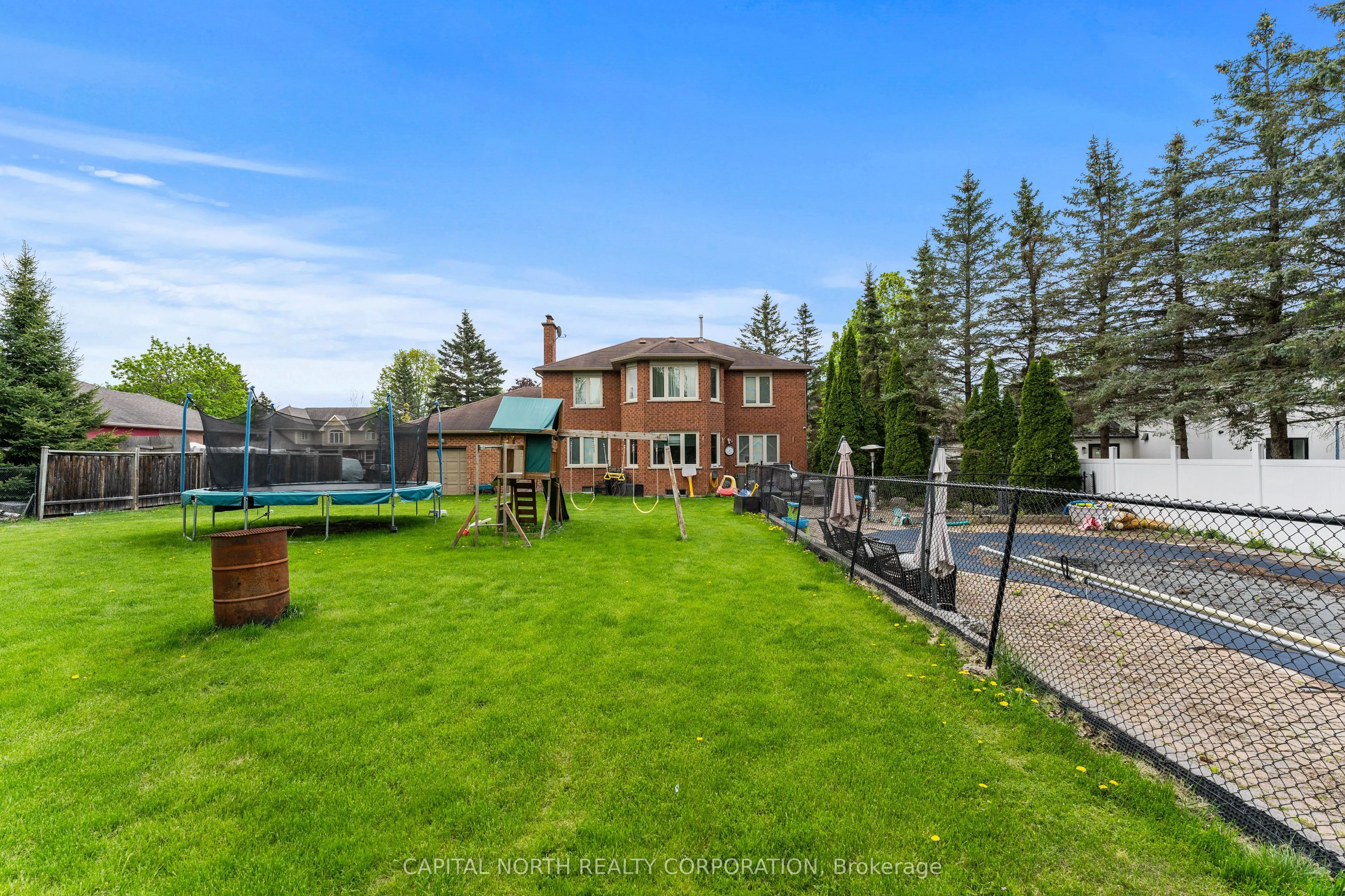 40 Humber Valley Crescent