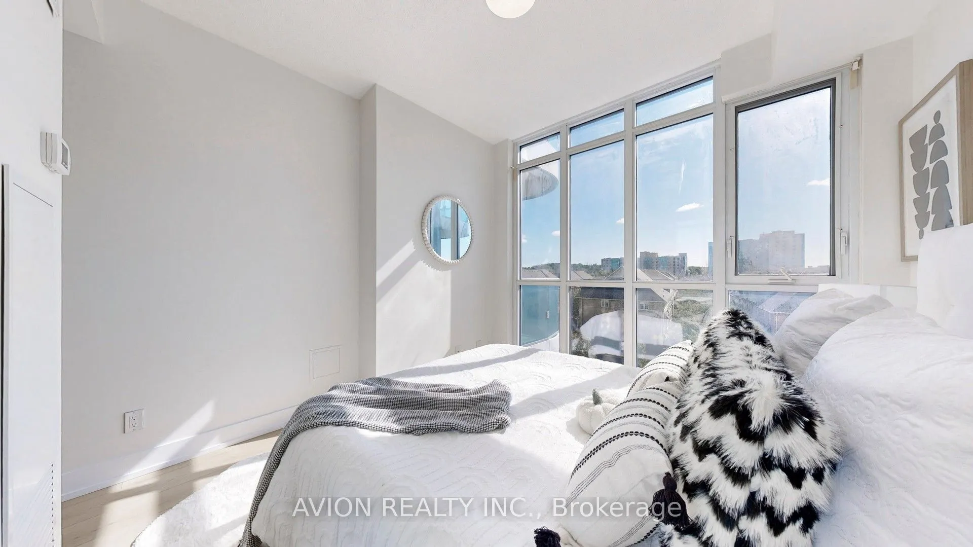 9471 Yonge Street, #532