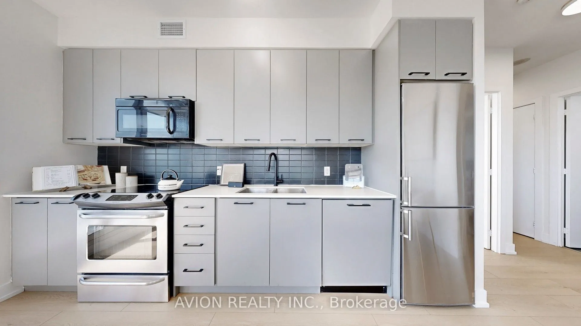 9471 Yonge Street, #532