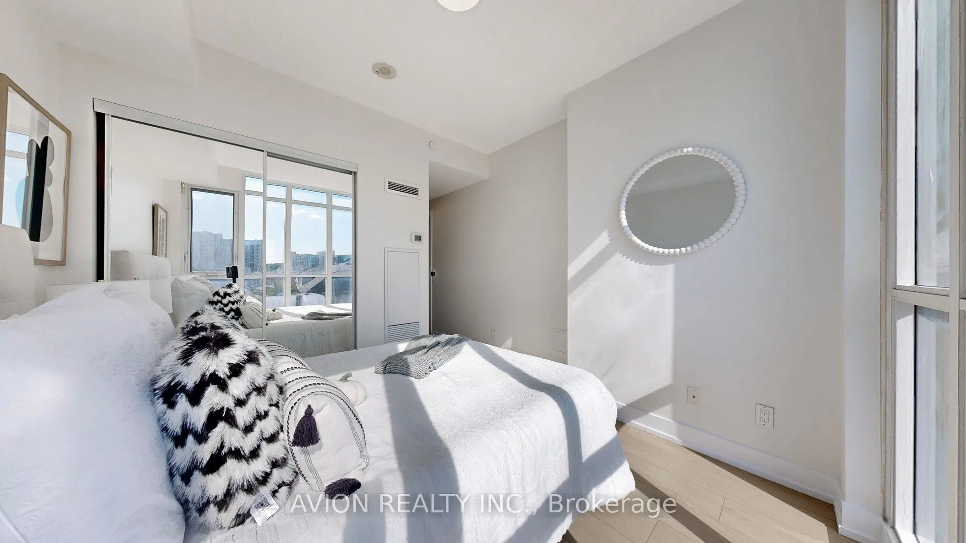 9471 Yonge Street, #532