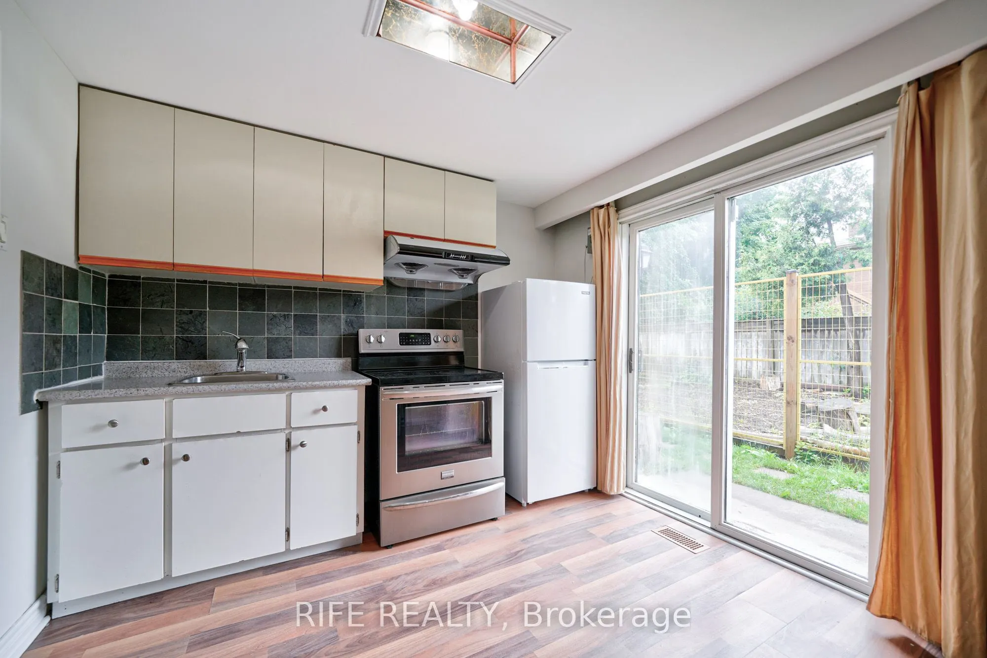 239 Crestwood Road, #W/O Basement
