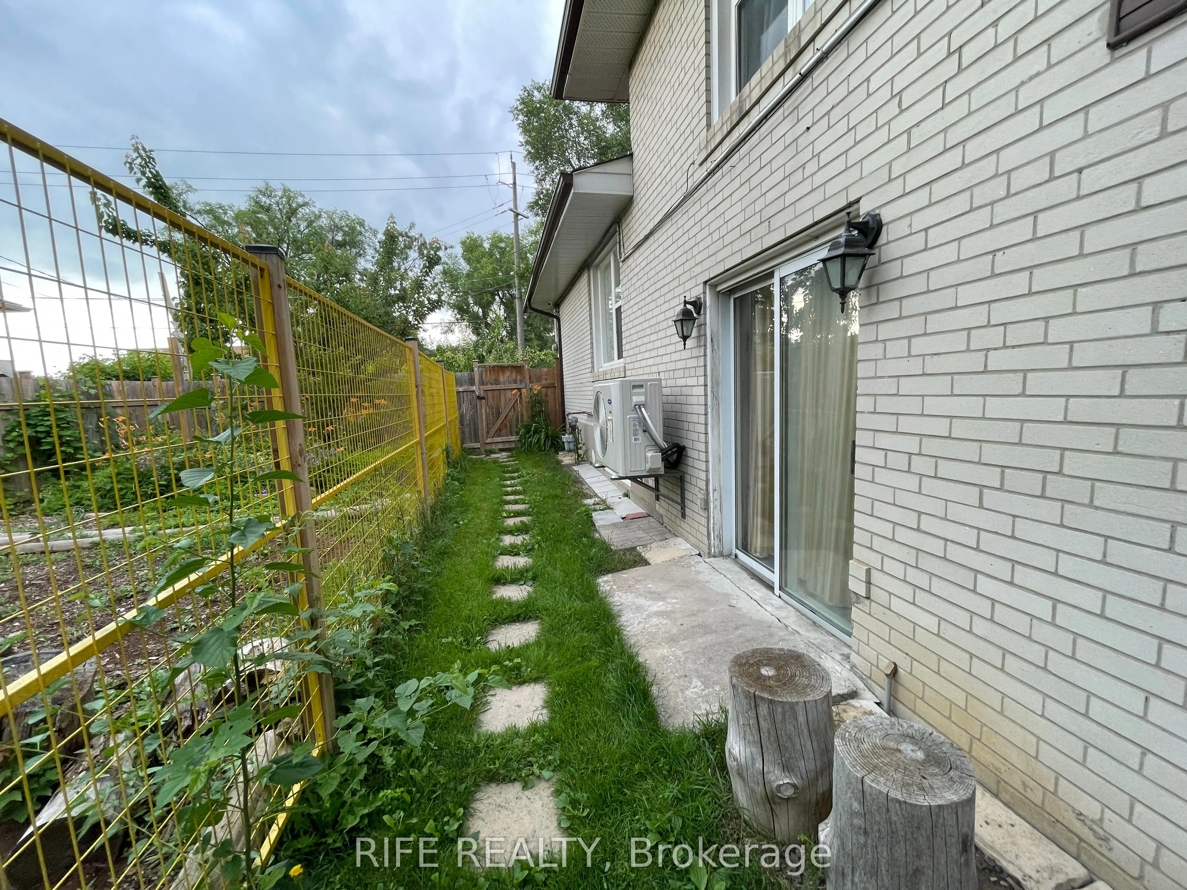 239 Crestwood Road, #W/O Basement