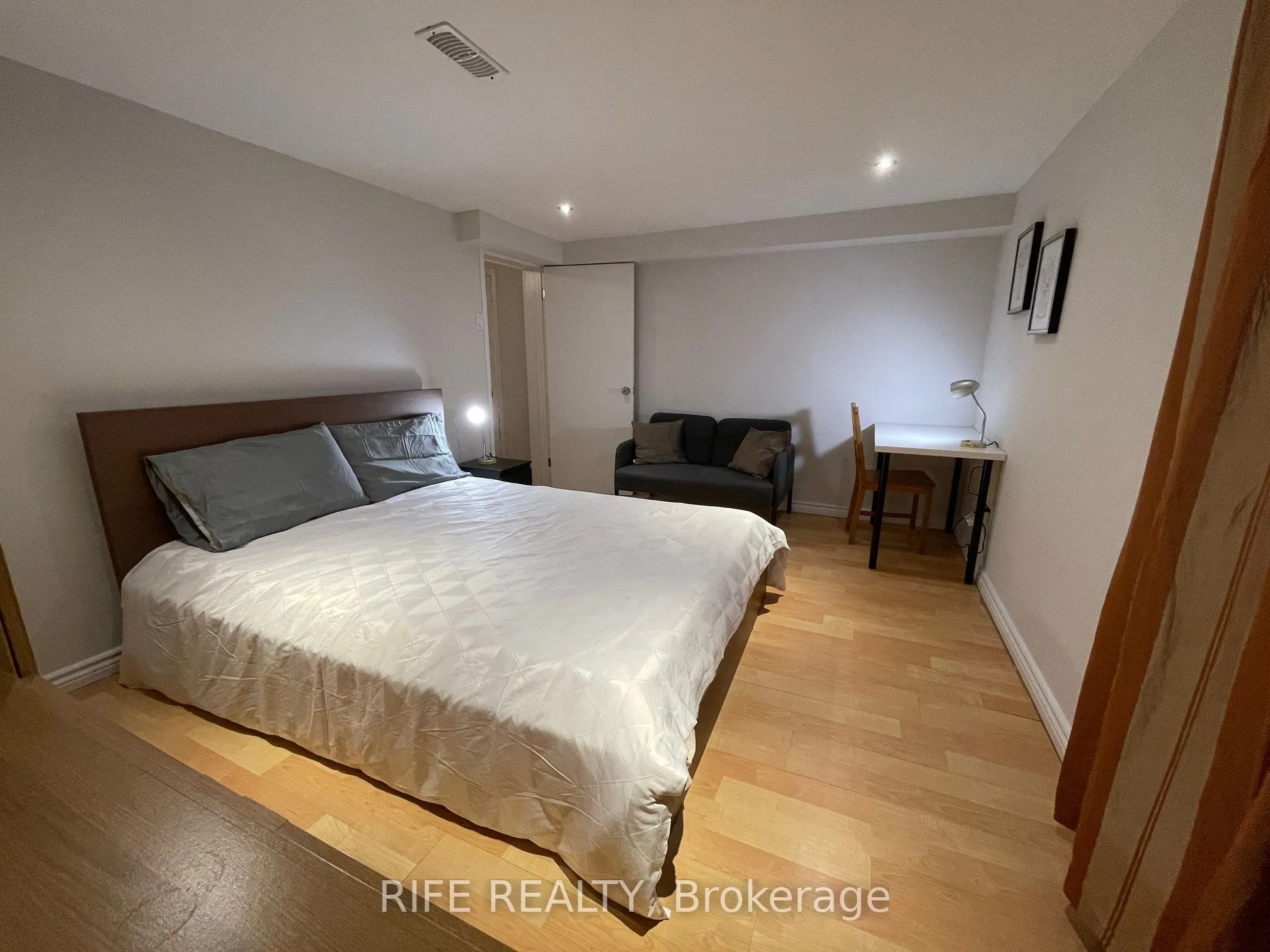 239 Crestwood Road, #W/O Basement
